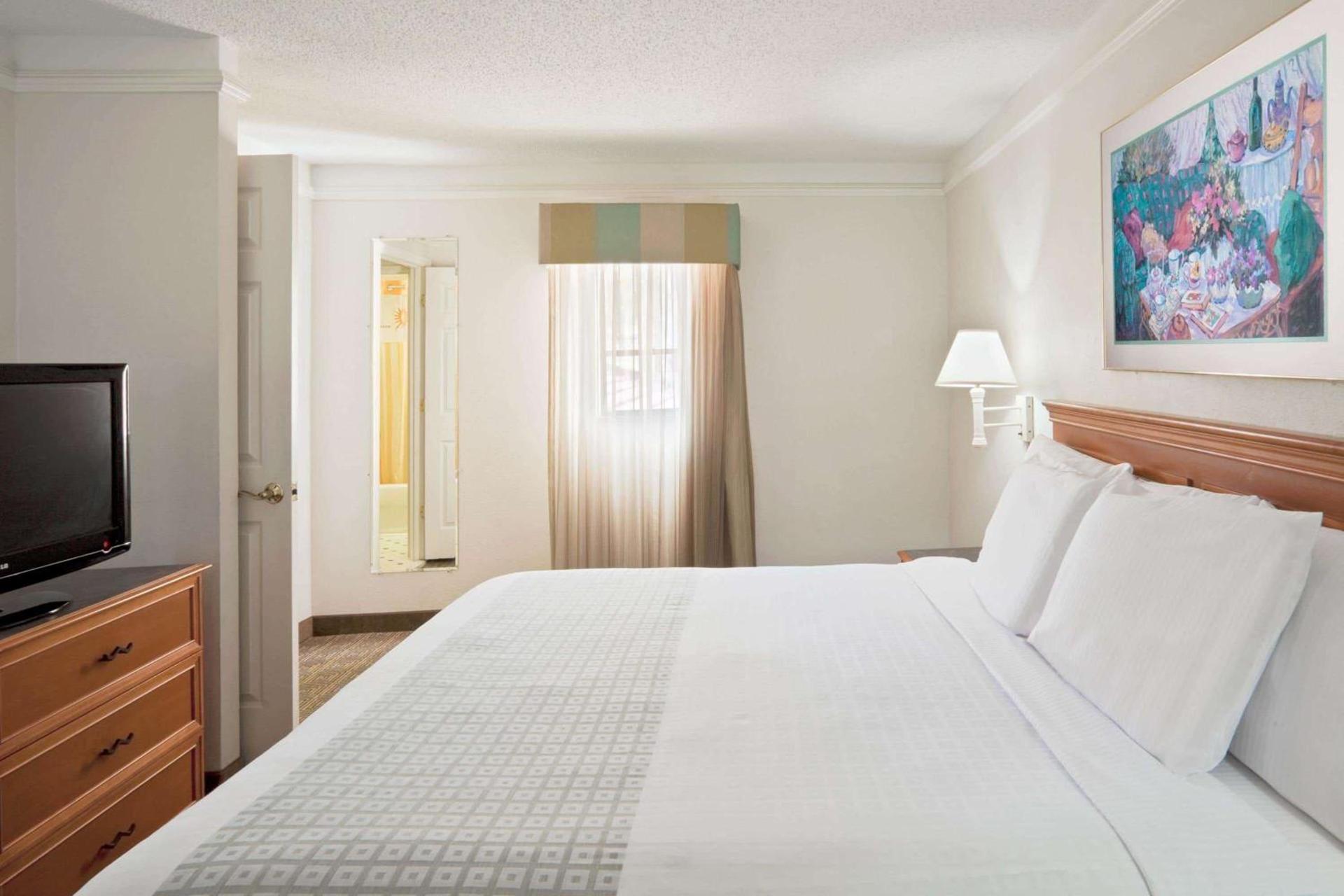 La Quinta Inn by Wyndham Tallahassee North photo 57
