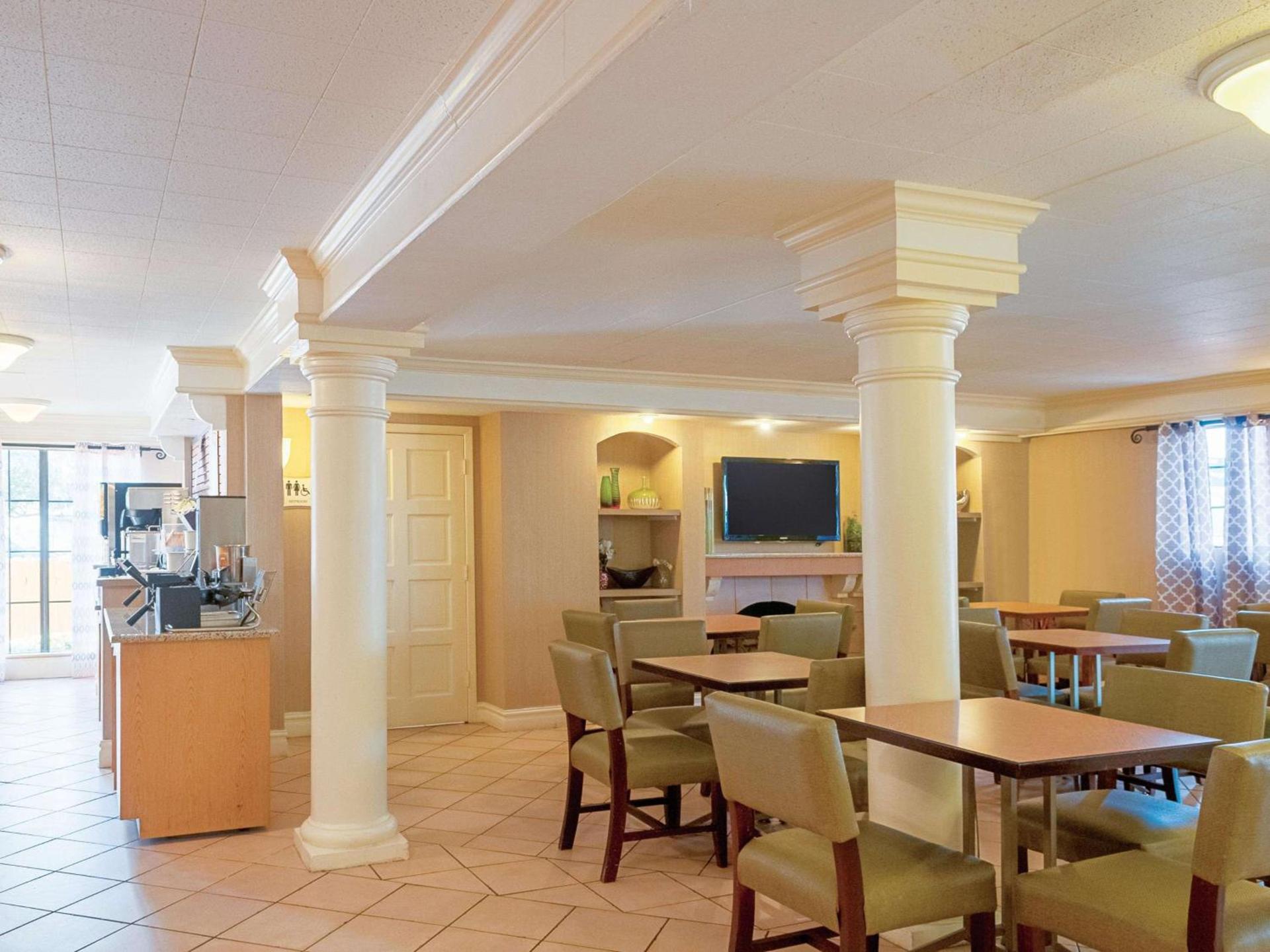 La Quinta Inn by Wyndham New Orleans Veterans / Metairie photo 33