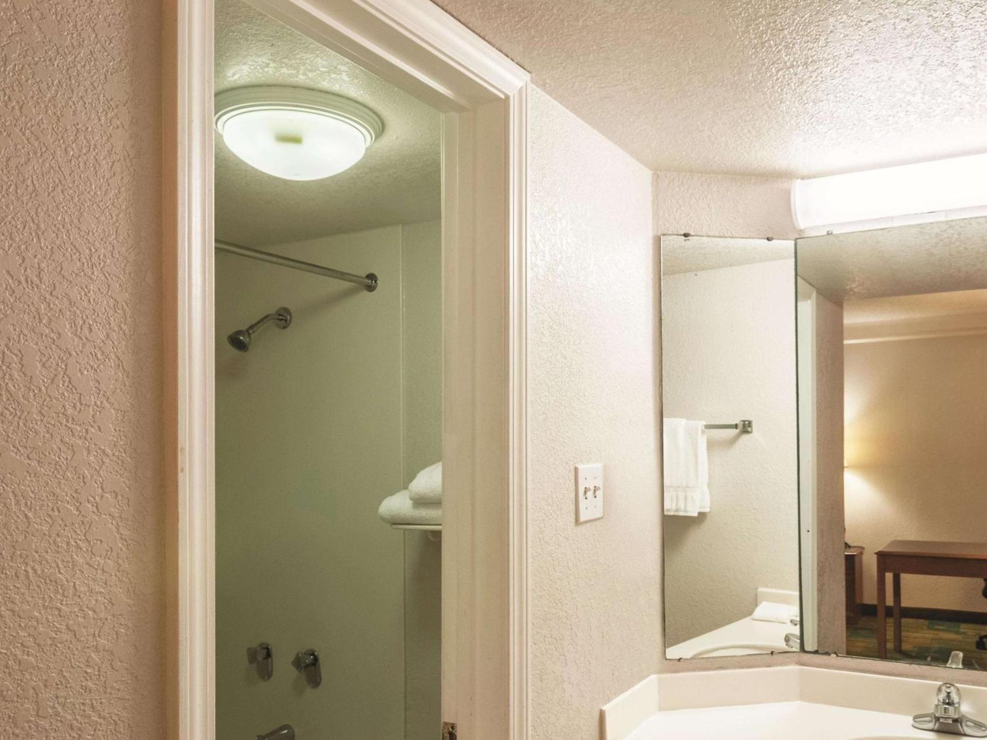La Quinta Inn by Wyndham New Orleans West Bank / Gretna photo 16