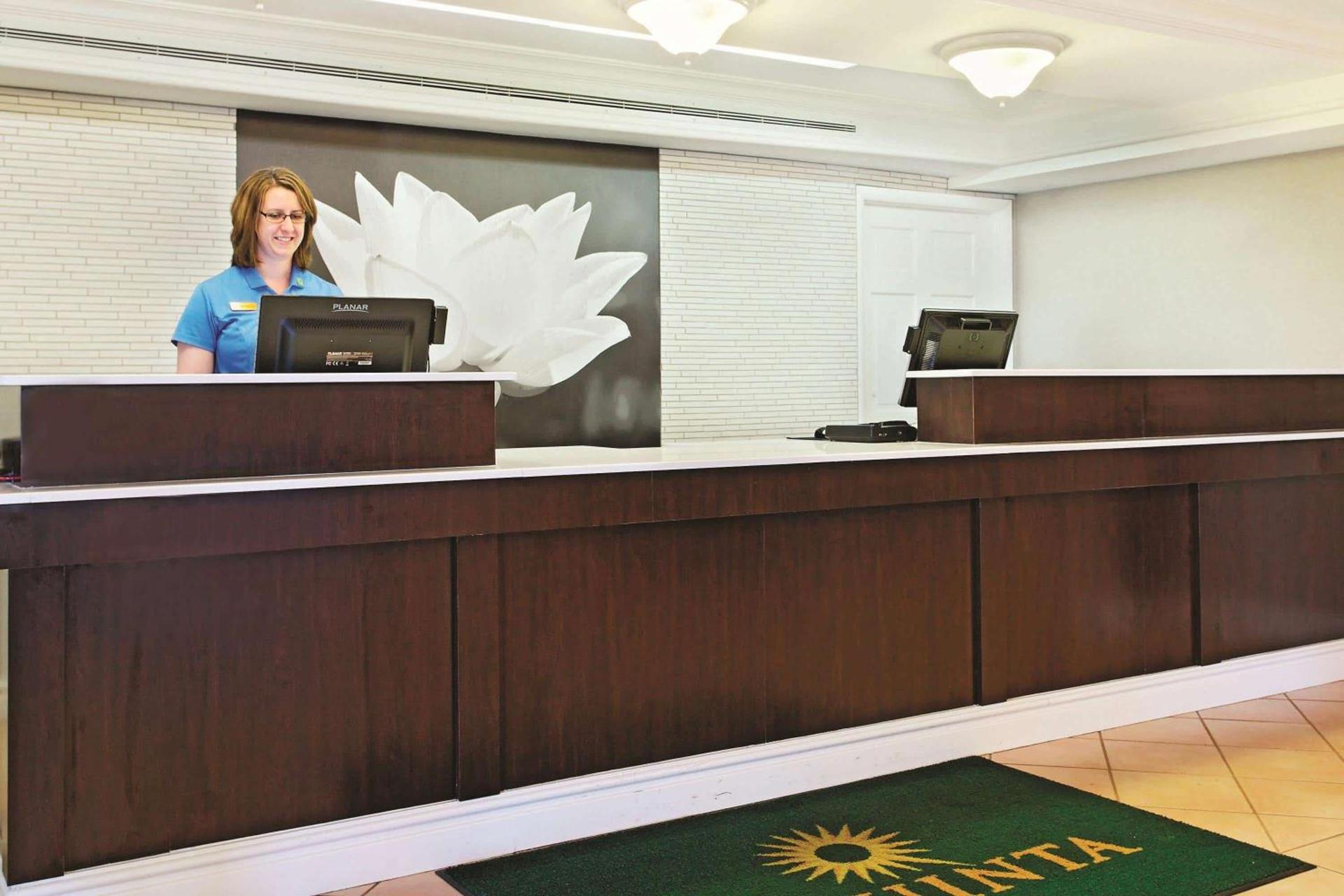 La Quinta Inn by Wyndham Champaign photo 4