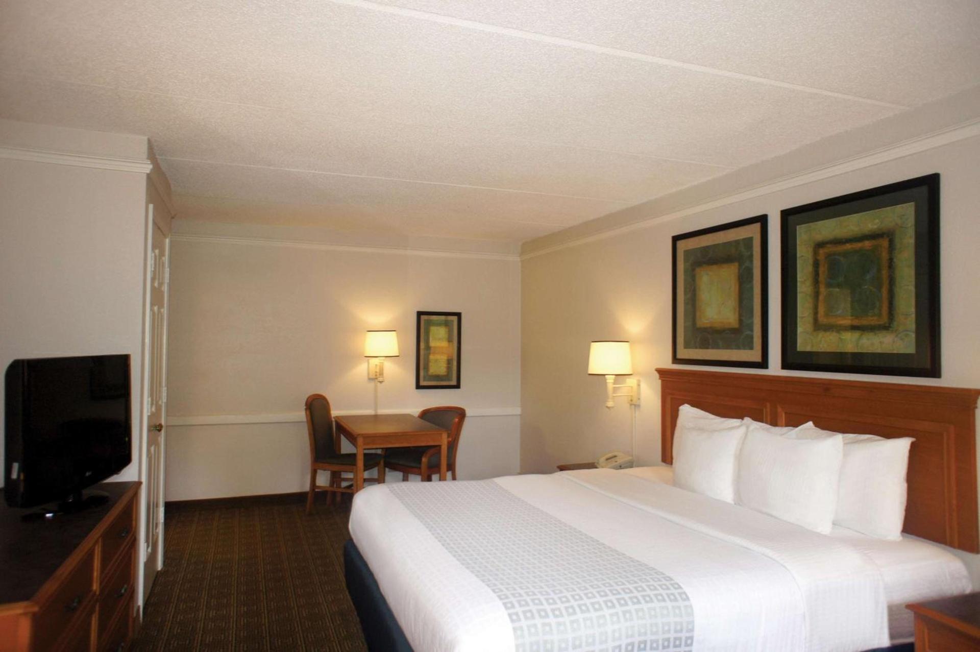 La Quinta Inn by Wyndham Tallahassee North photo 17