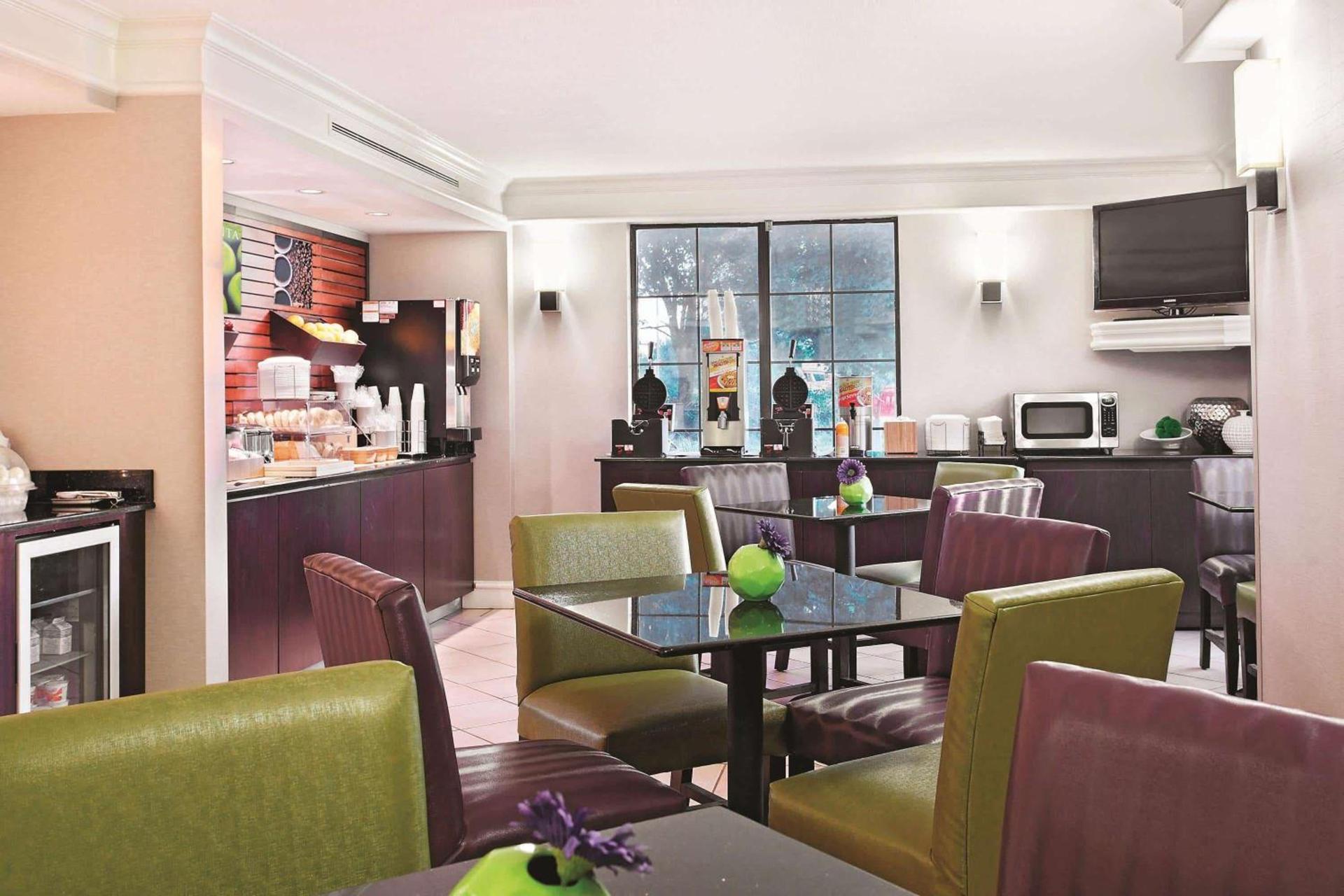 La Quinta Inn by Wyndham Champaign photo 39