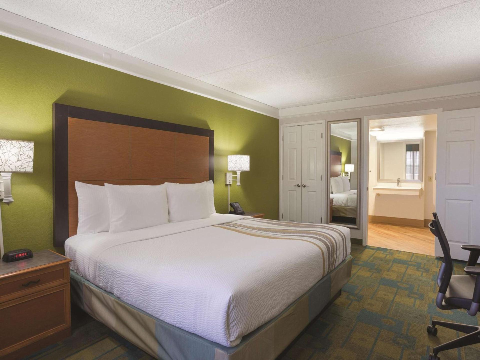 La Quinta Inn by Wyndham San Diego Chula Vista photo 11