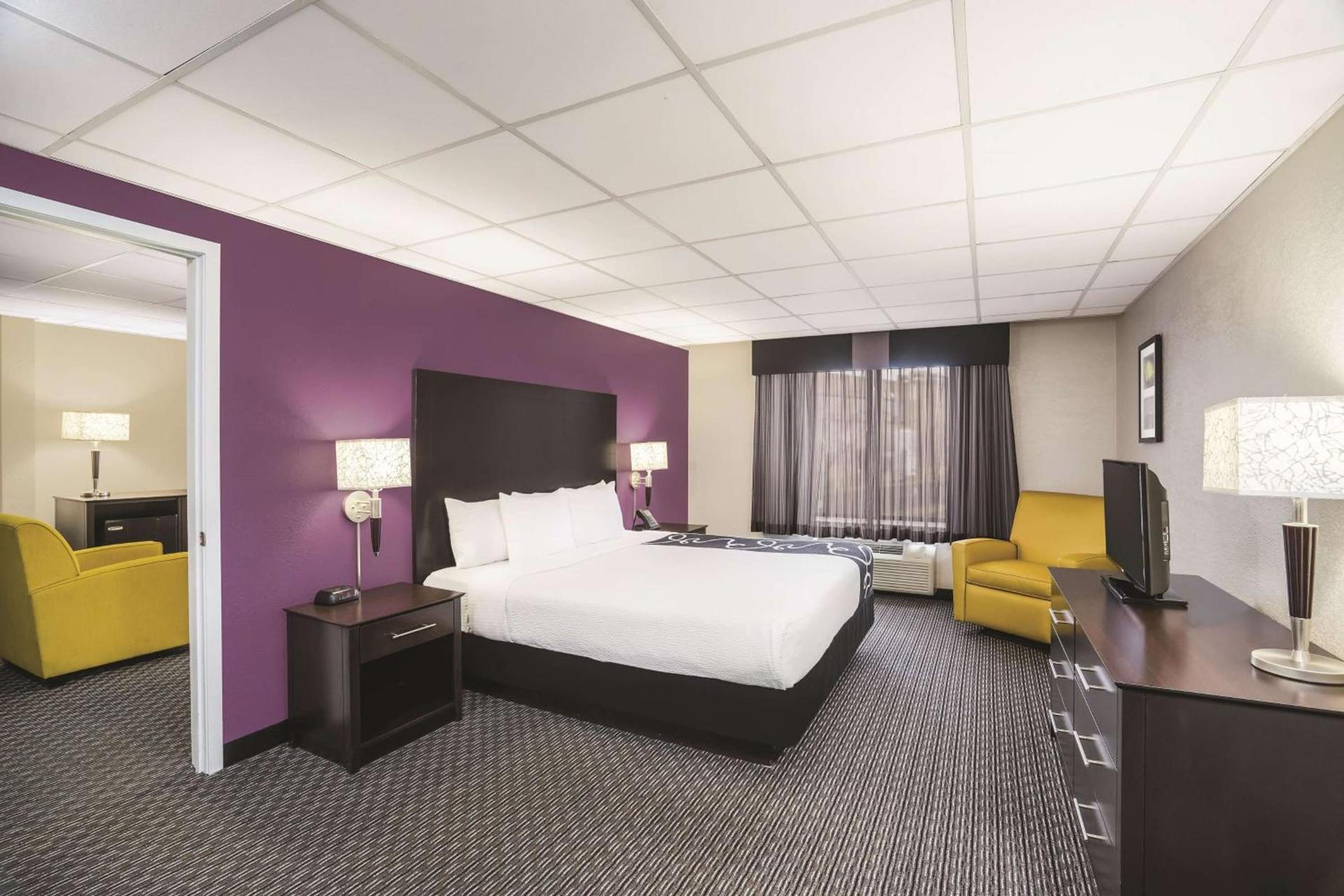 La Quinta Inn by Wyndham Fresno Yosemite photo 41