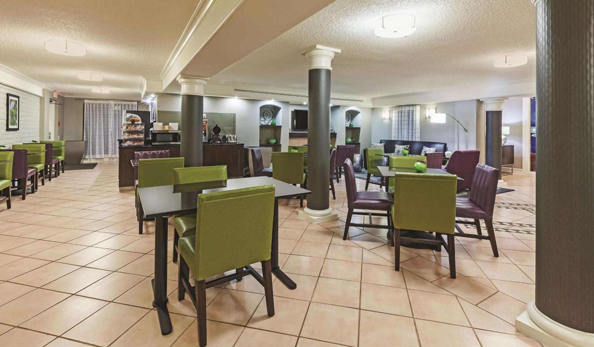 Travelodge by Wyndham Houston Cy-Fair photo 36