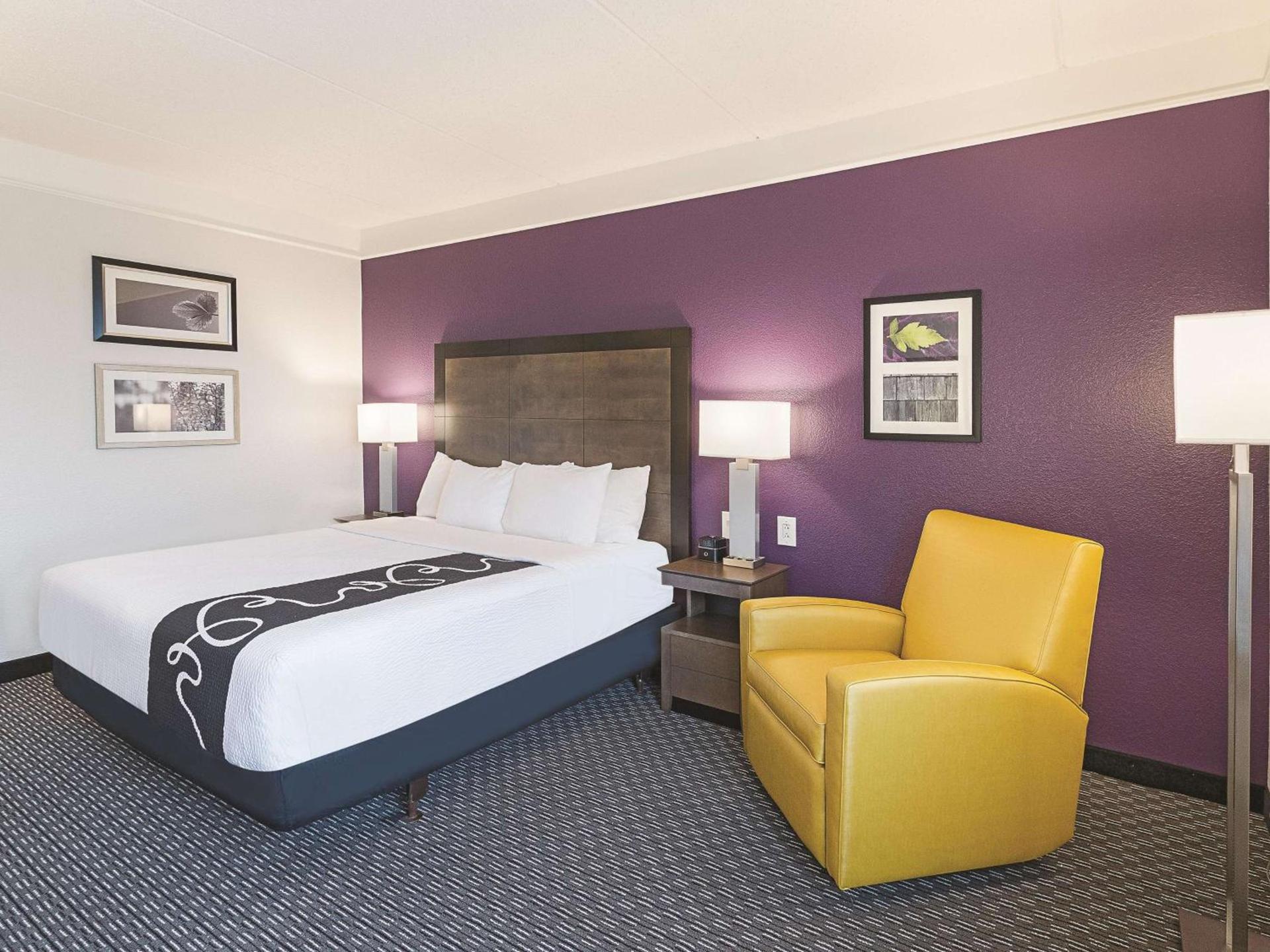 La Quinta by Wyndham Arlington North 6 Flags Dr photo 26