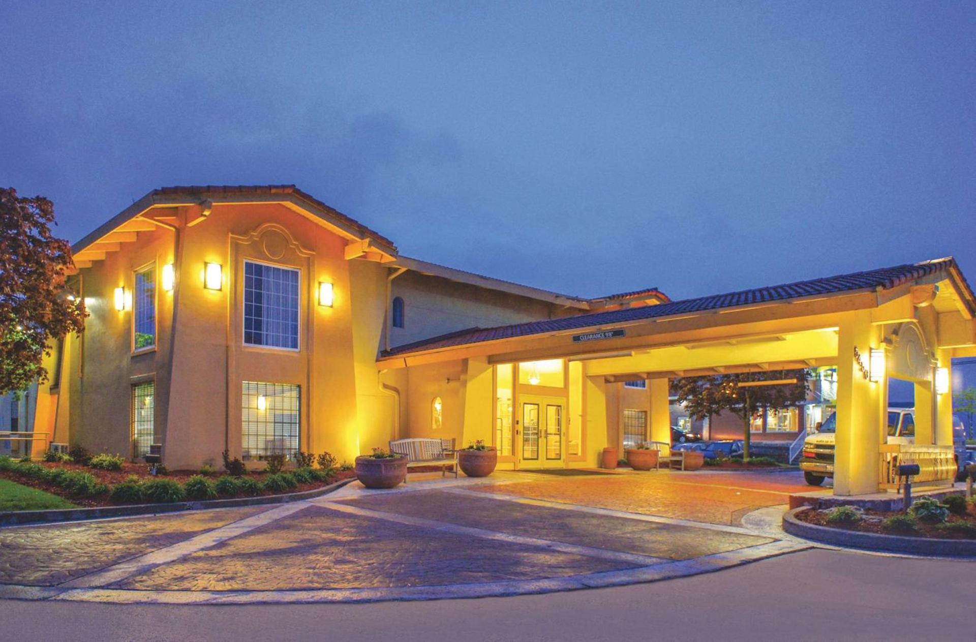 La Quinta Inn by Wyndham Moline Airport — hotel in Moline
