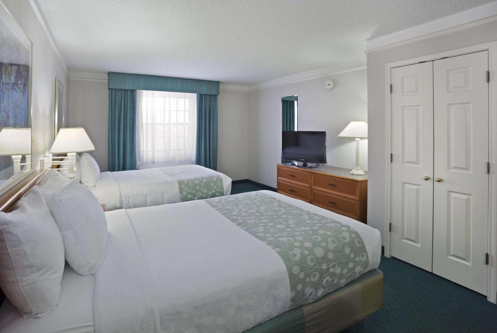 La Quinta Inn by Wyndham Omaha West photo 2