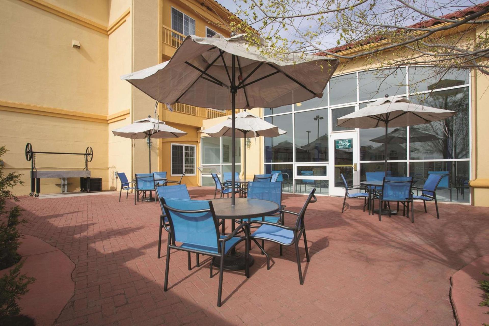 La Quinta by Wyndham Gallup photo 2