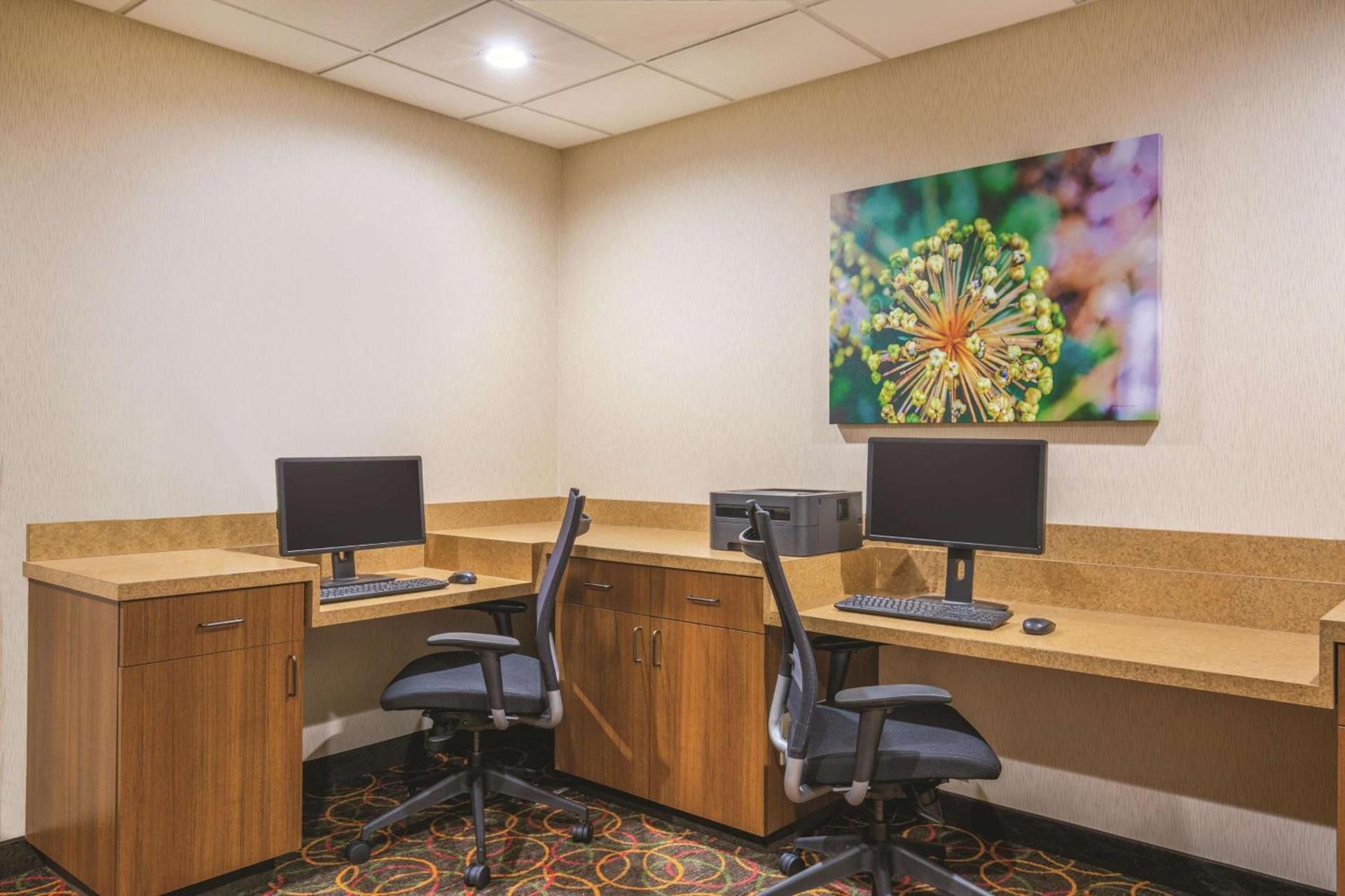 La Quinta by Wyndham Bentonville photo 19