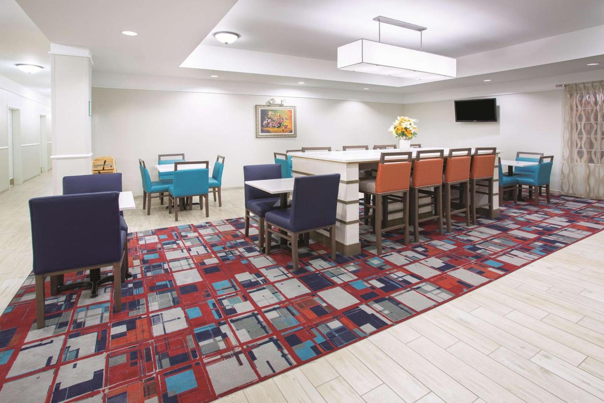 La Quinta by Wyndham Gallup photo 30