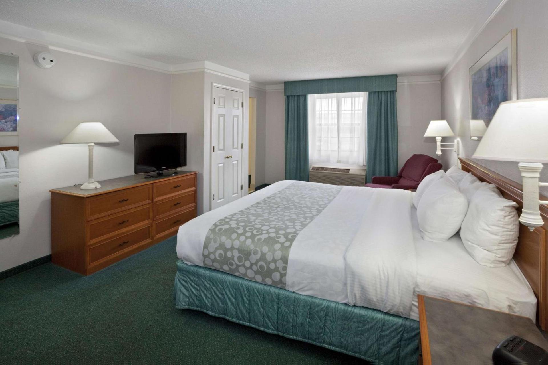 La Quinta Inn by Wyndham Omaha West photo 8