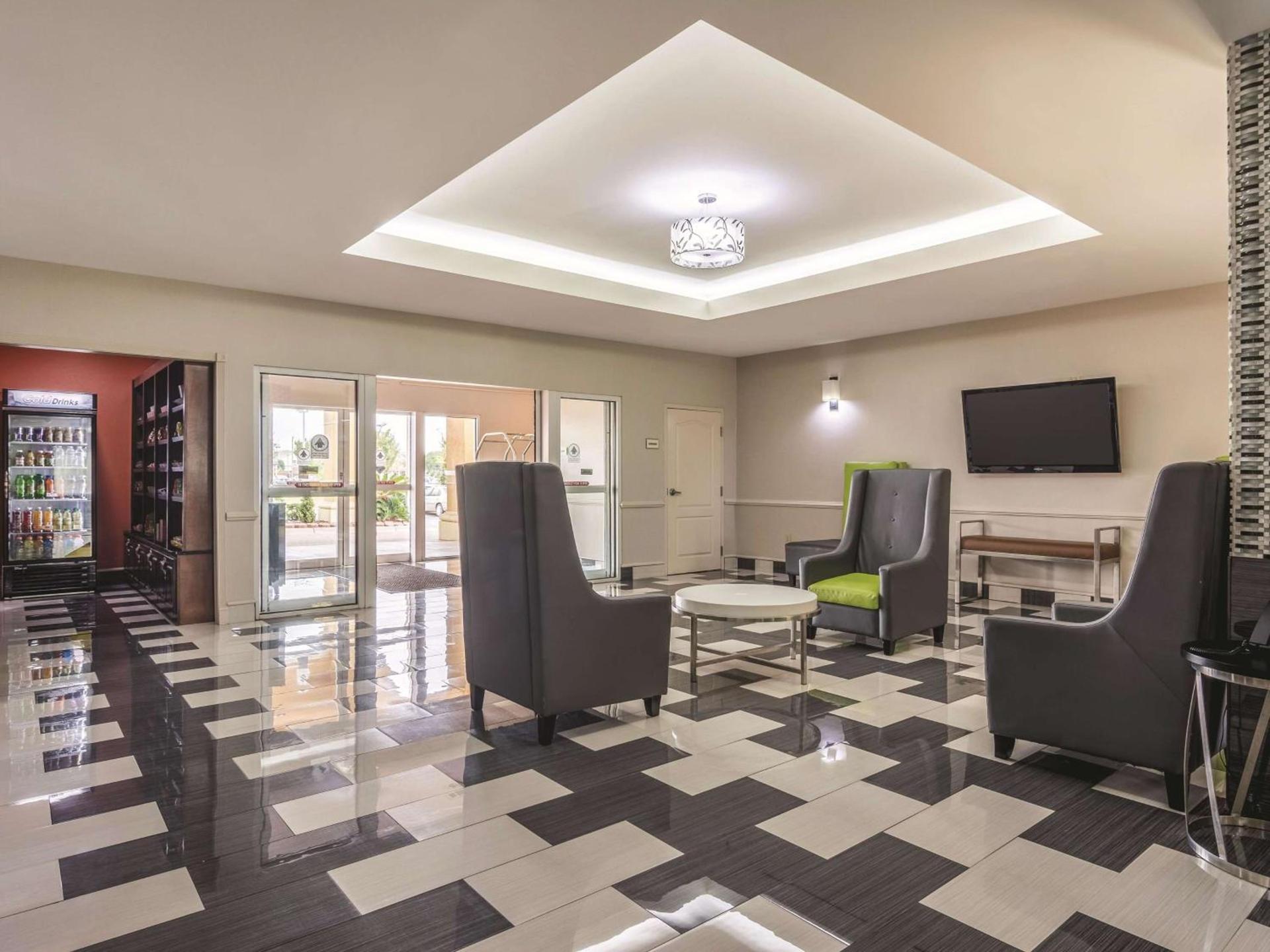 La Quinta by Wyndham Prattville photo 4