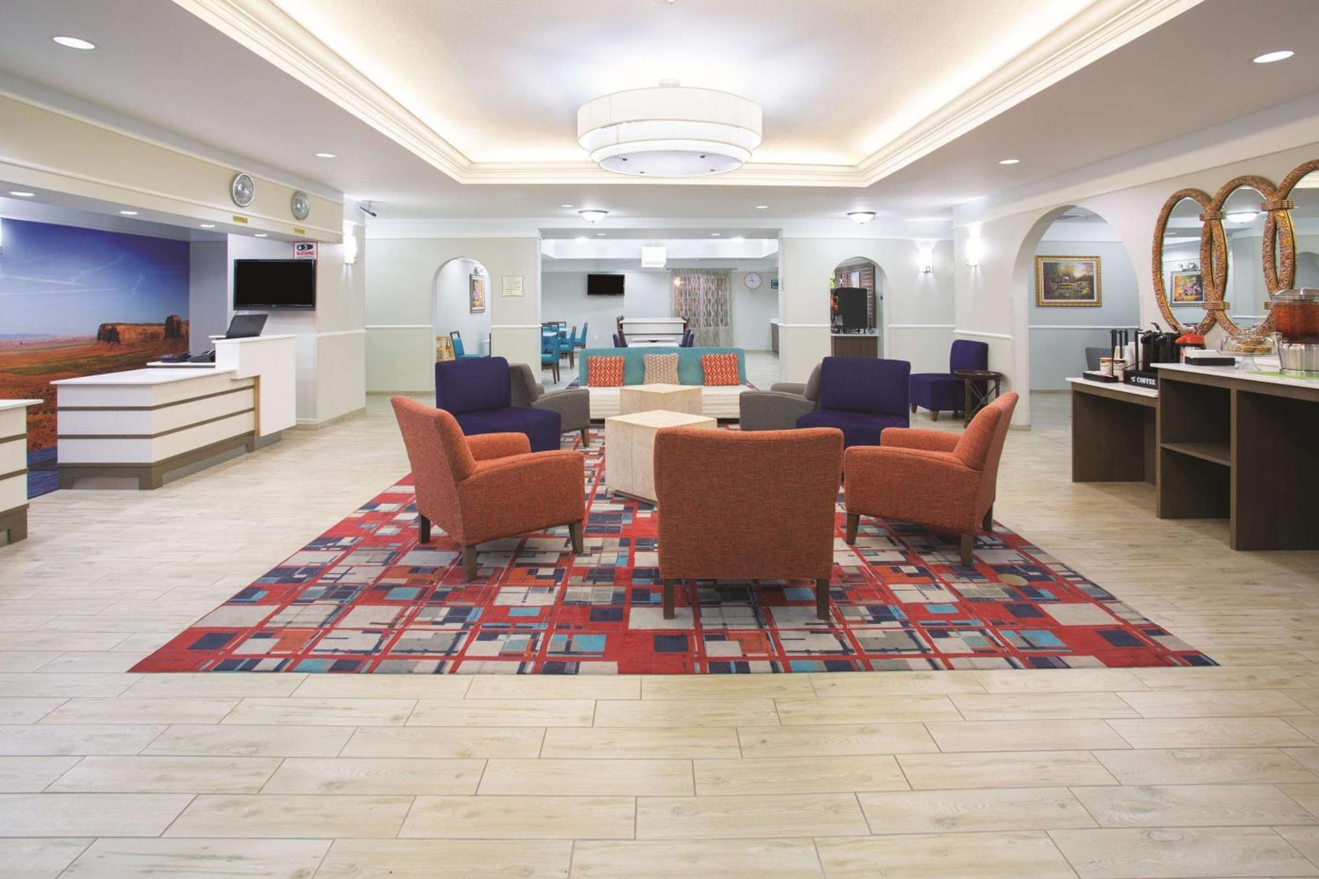 La Quinta by Wyndham Gallup photo 5