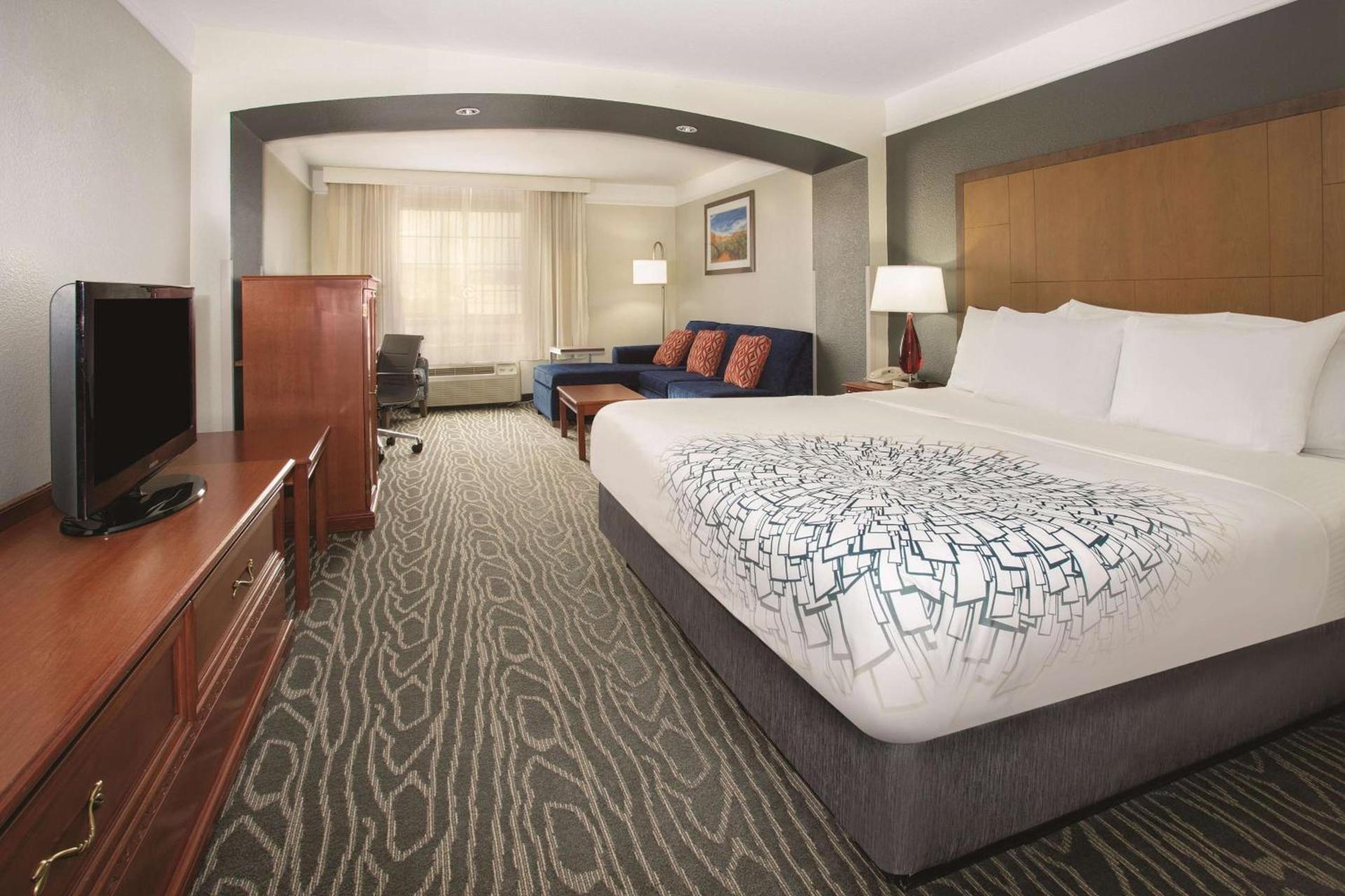 La Quinta by Wyndham Gallup photo 15