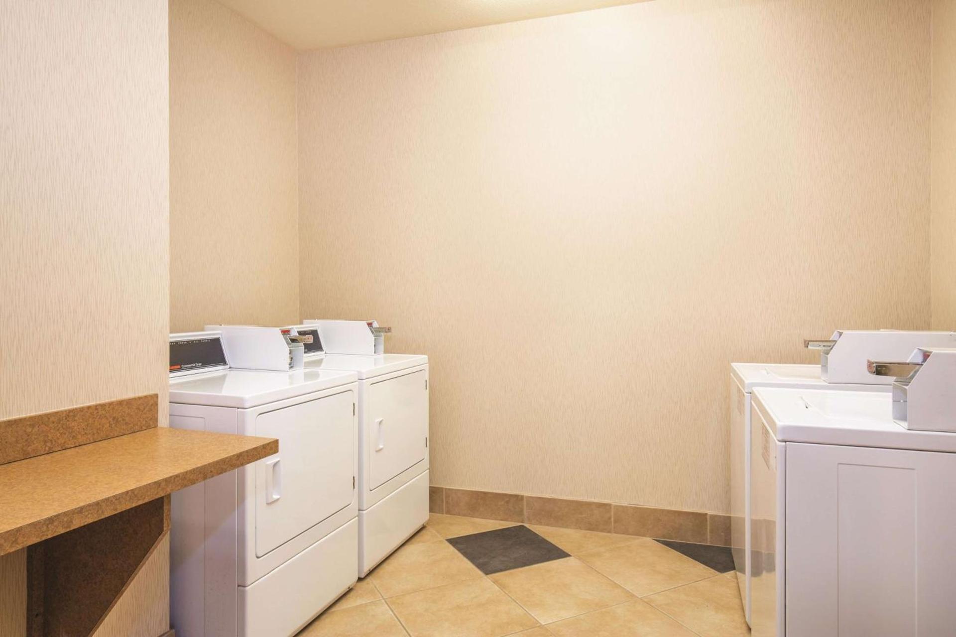 La Quinta by Wyndham Bentonville photo 8