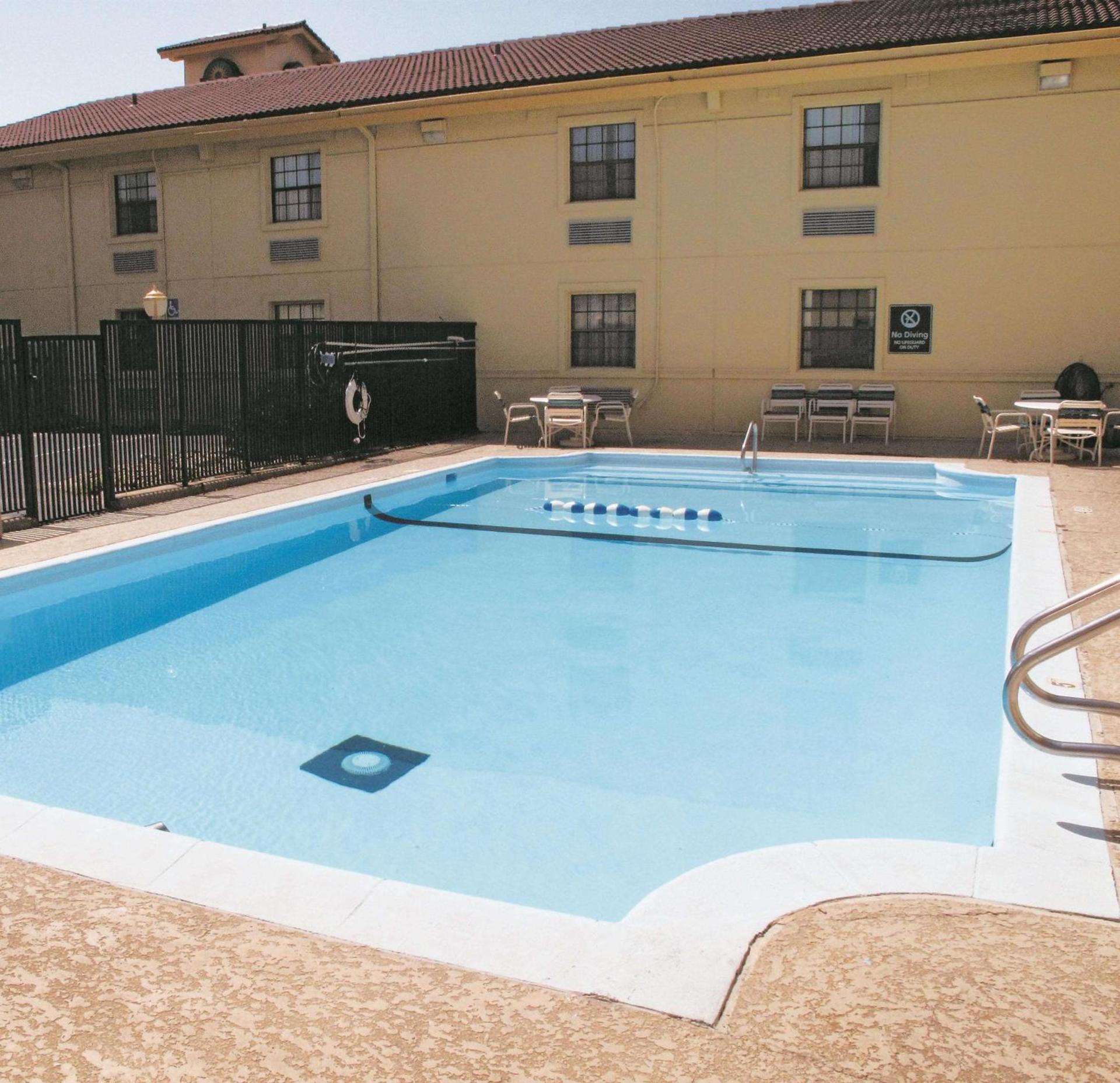 La Quinta Inn by Wyndham Omaha West photo 10