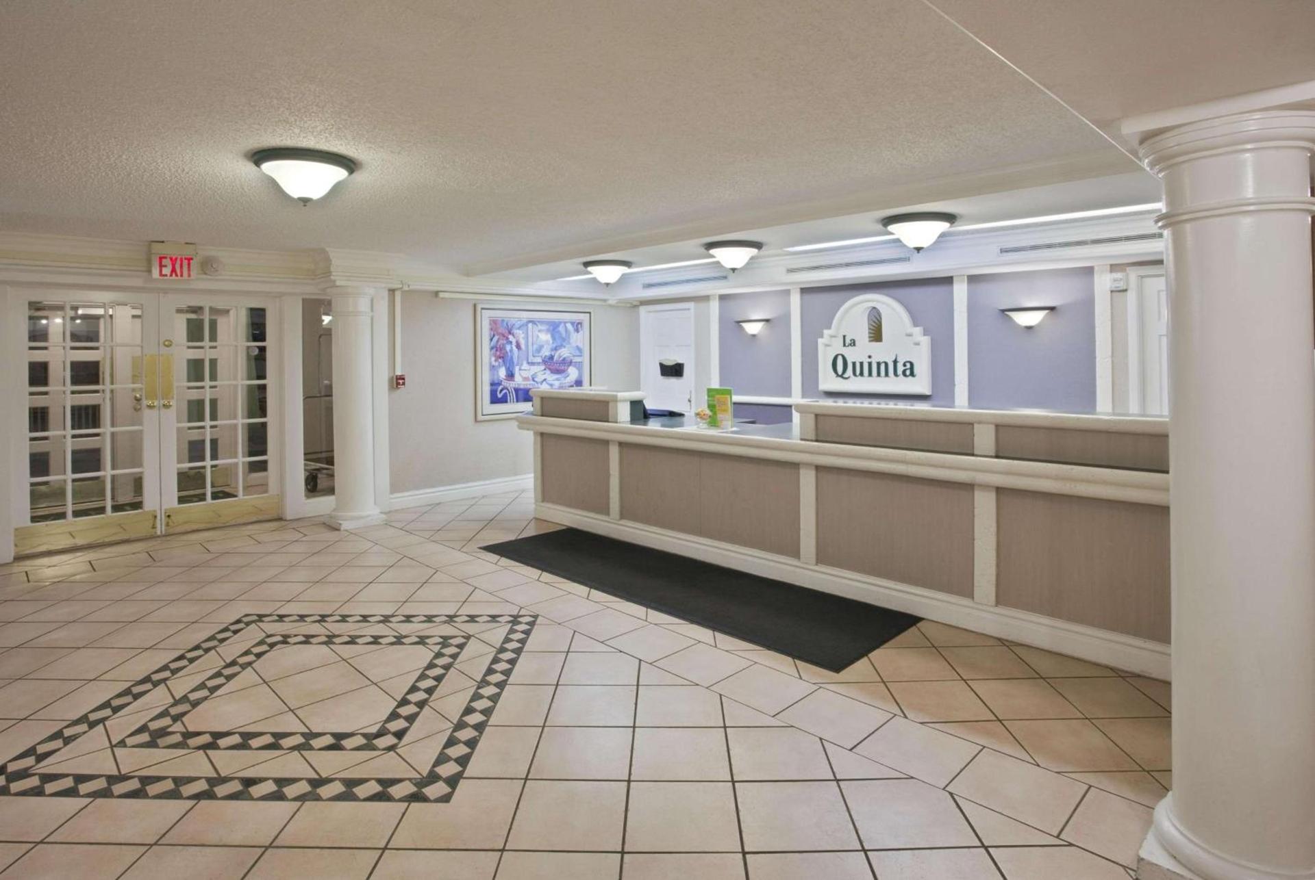 La Quinta Inn by Wyndham Omaha West photo 12