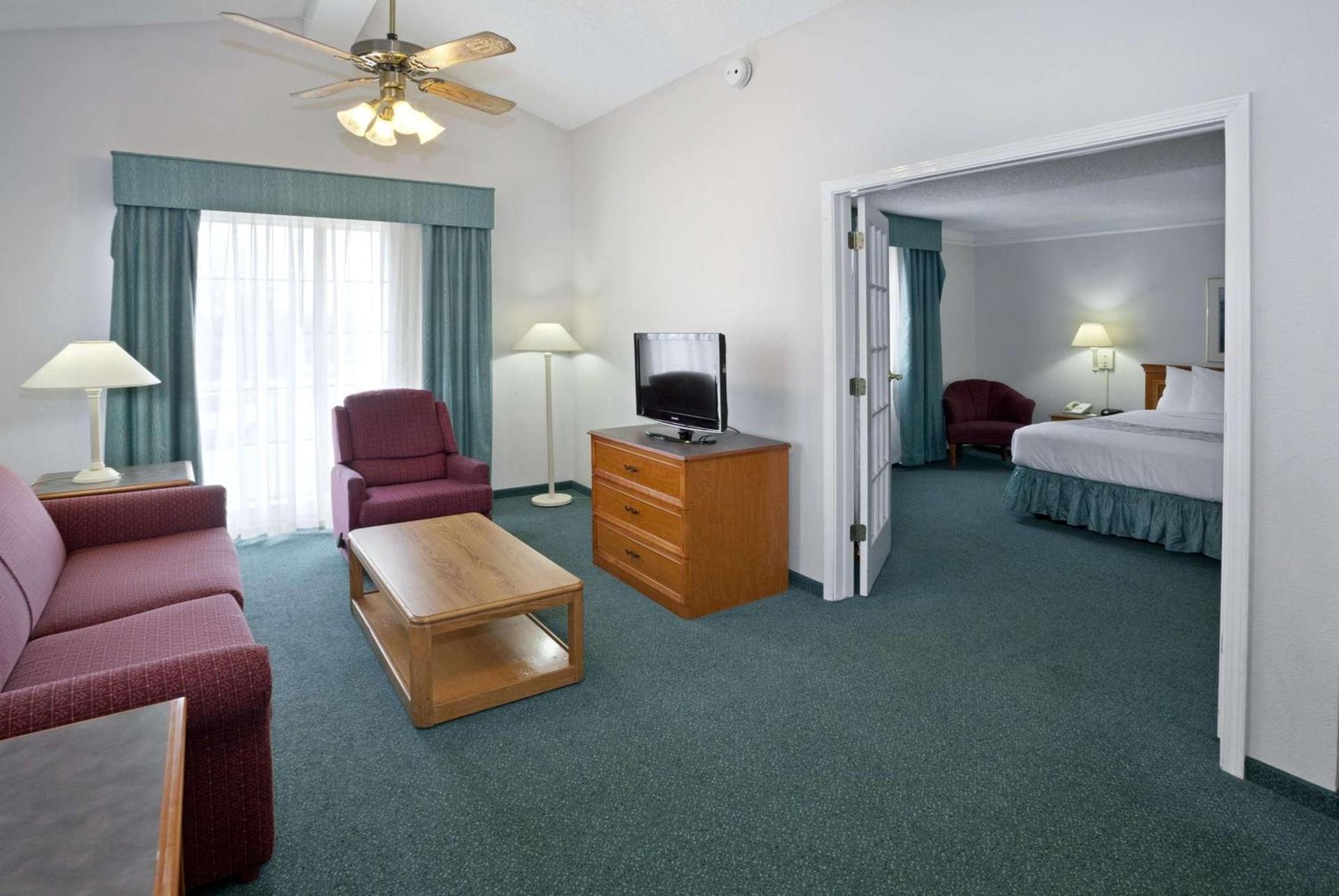 La Quinta Inn by Wyndham Omaha West photo 18