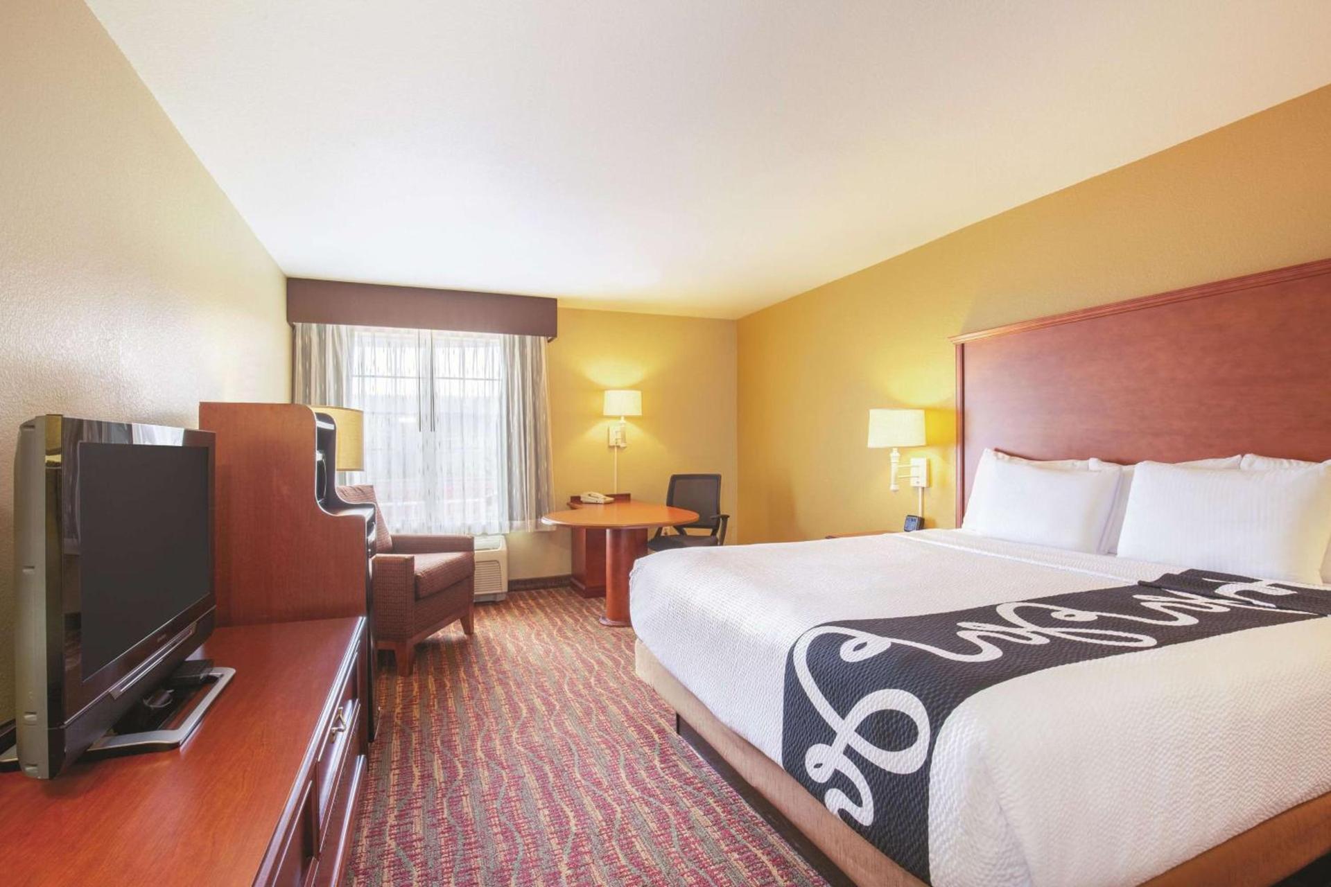 La Quinta by Wyndham Bentonville photo 6