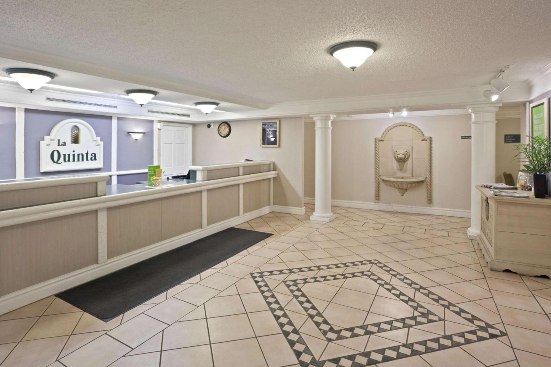 La Quinta Inn by Wyndham Omaha West photo 23