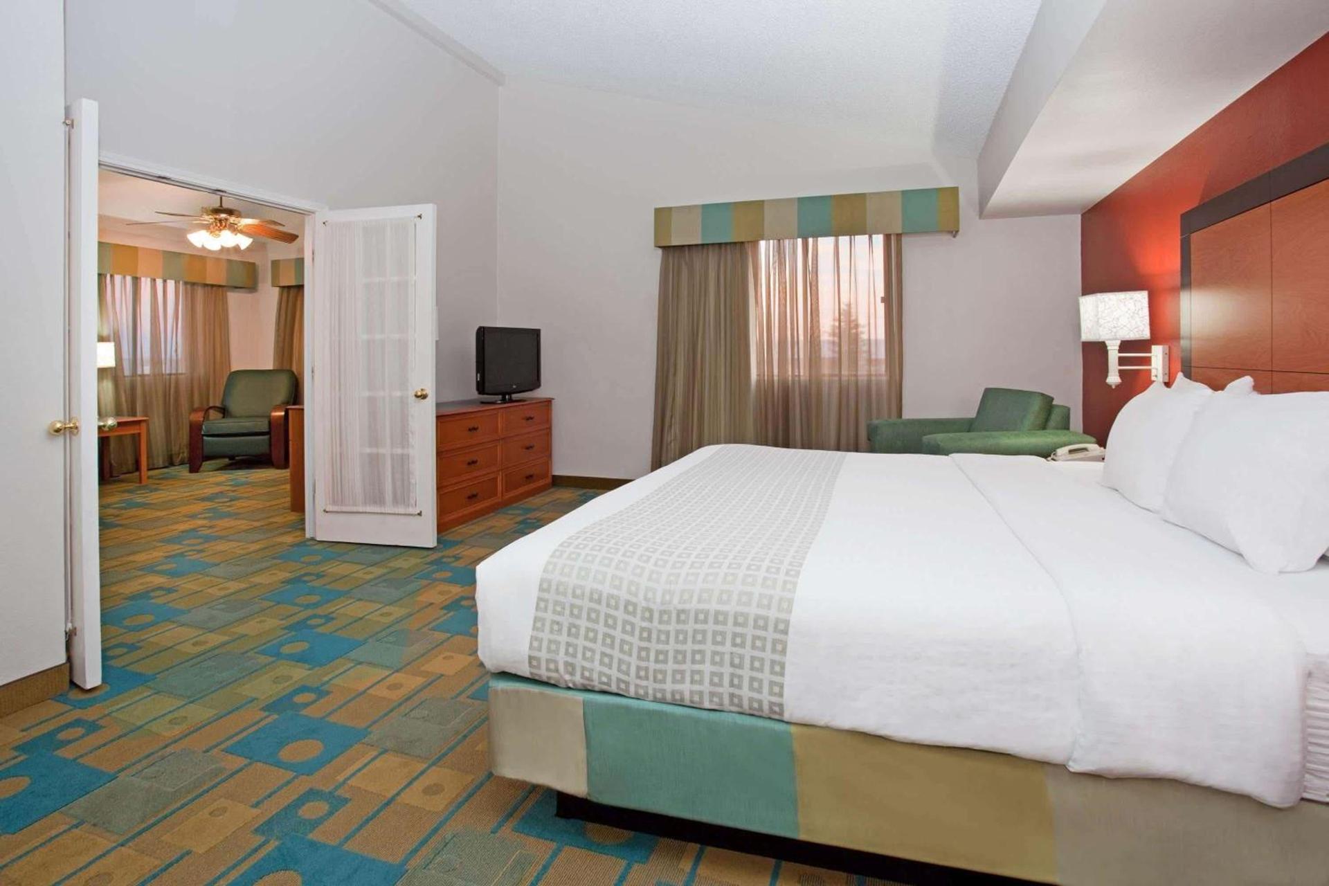 La Quinta Inn by Wyndham Cheyenne photo 5