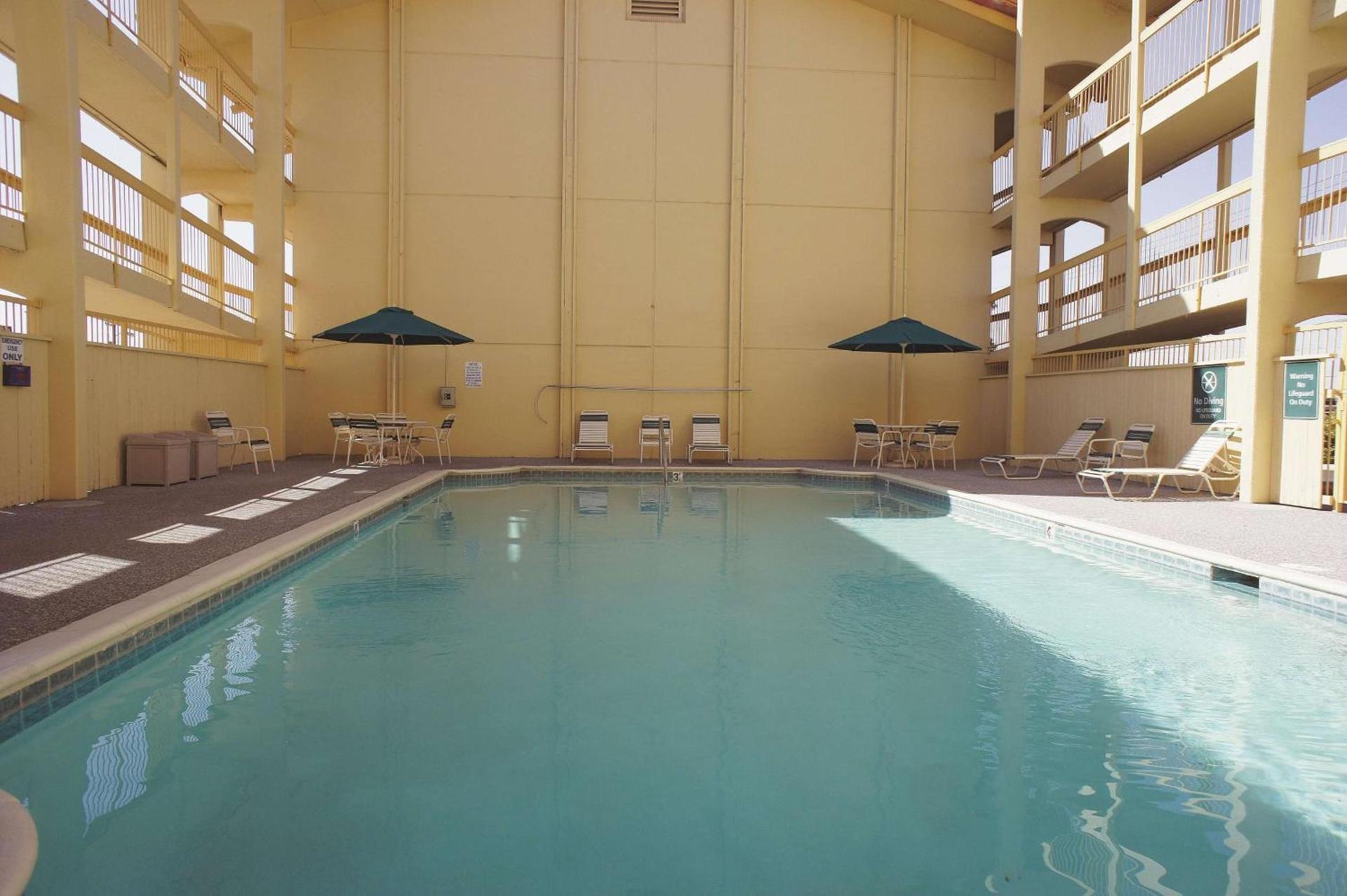 La Quinta Inn by Wyndham Albuquerque Airport photo 4