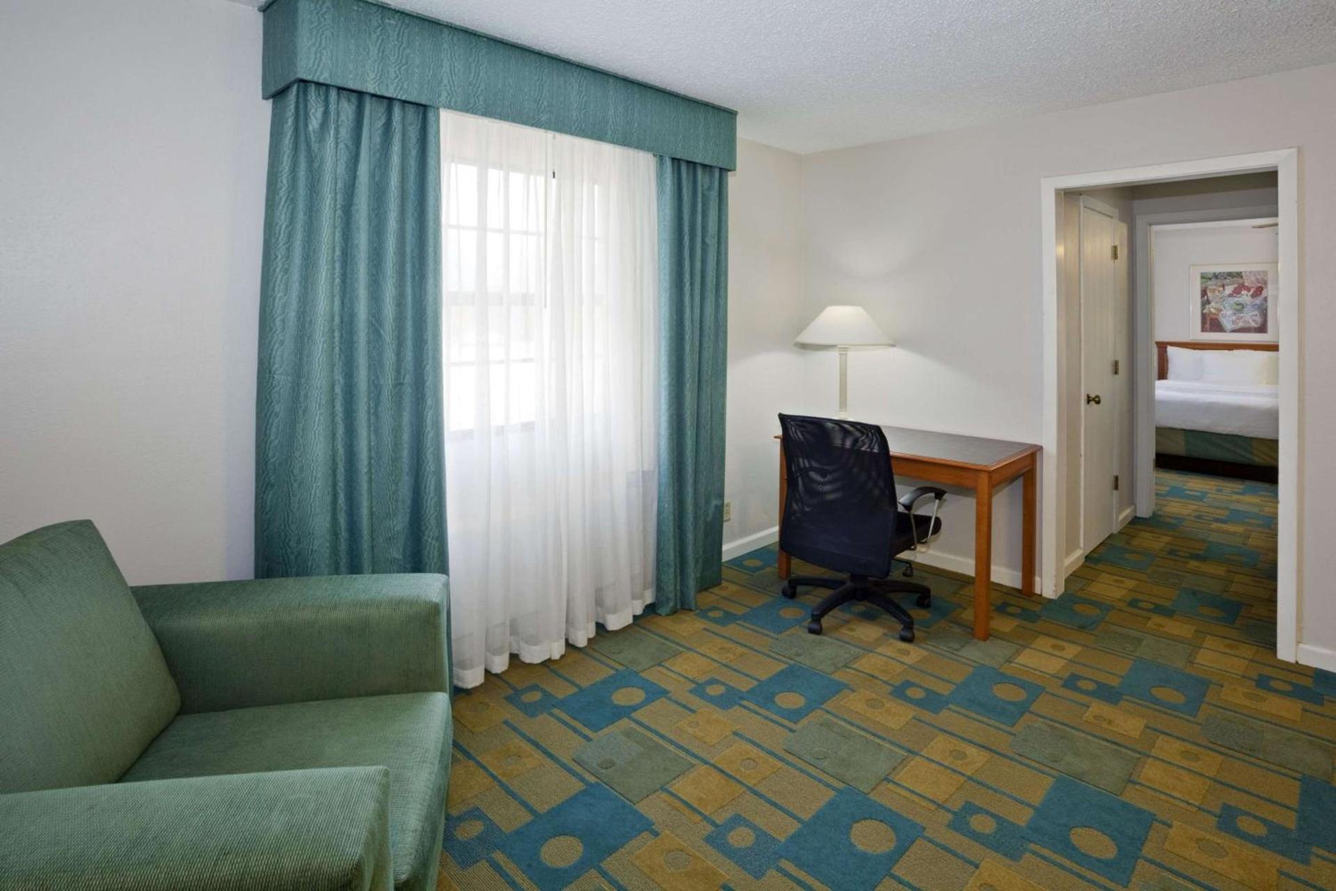 La Quinta Inn by Wyndham Omaha West photo 24
