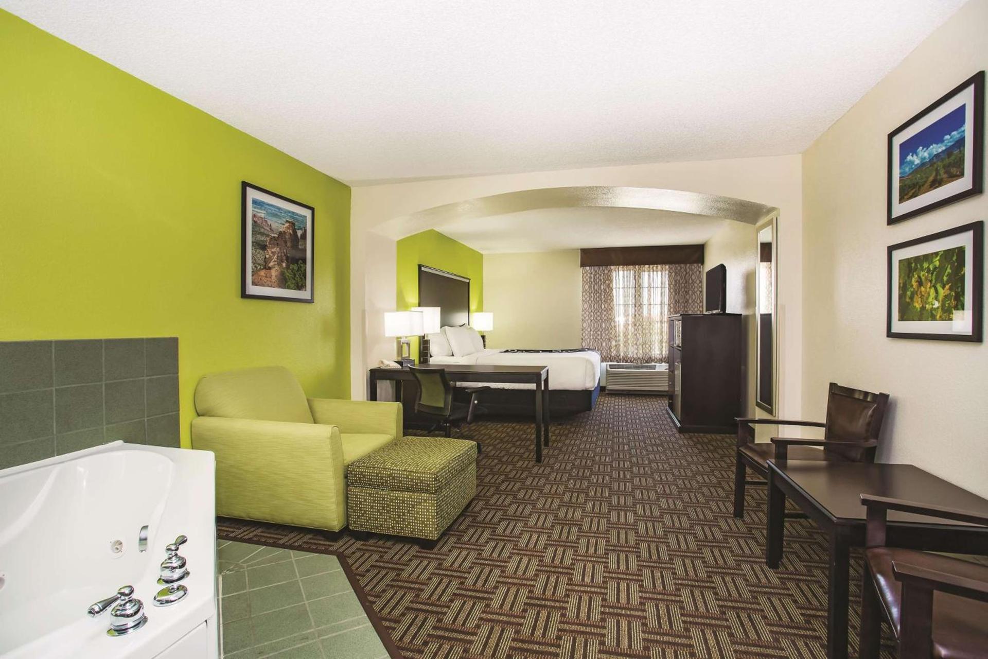 La Quinta by Wyndham Fruita photo 13