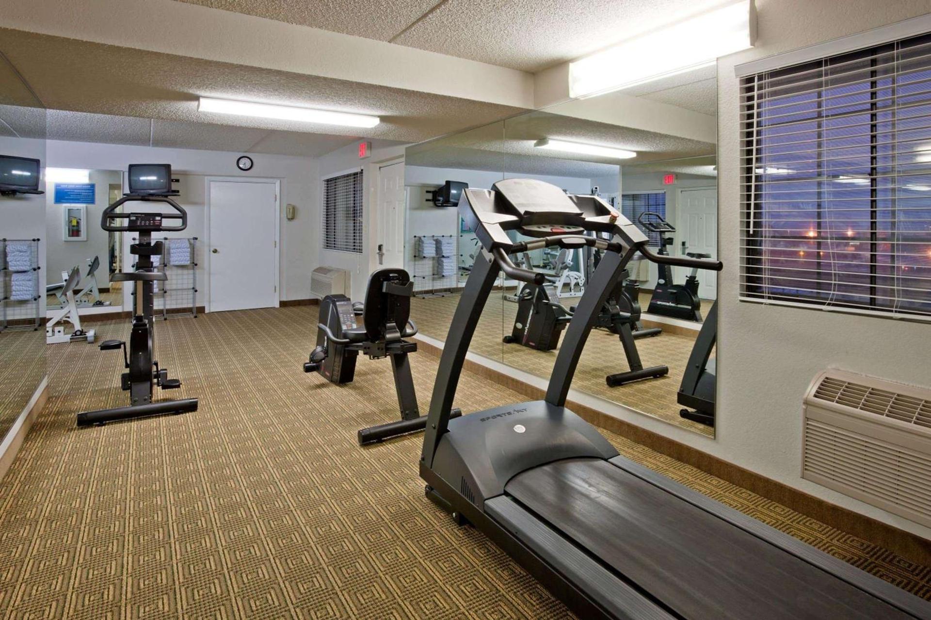 La Quinta Inn by Wyndham Albuquerque Airport photo 5