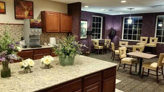 Wingate by Wyndham Elkins photo 55