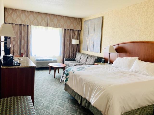 Wingate by Wyndham Elkins photo 49