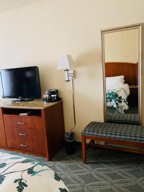 Wingate by Wyndham Elkins photo 61