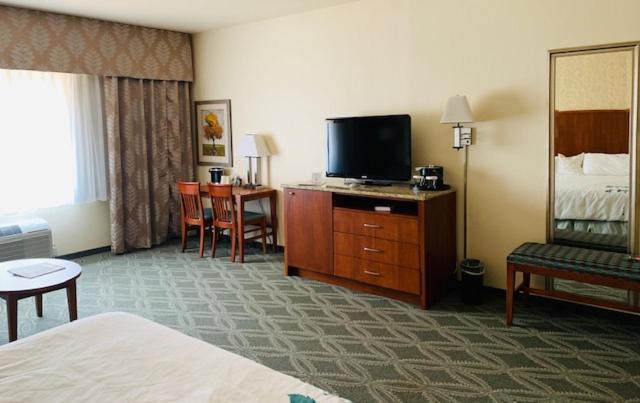 Wingate by Wyndham Elkins photo 58