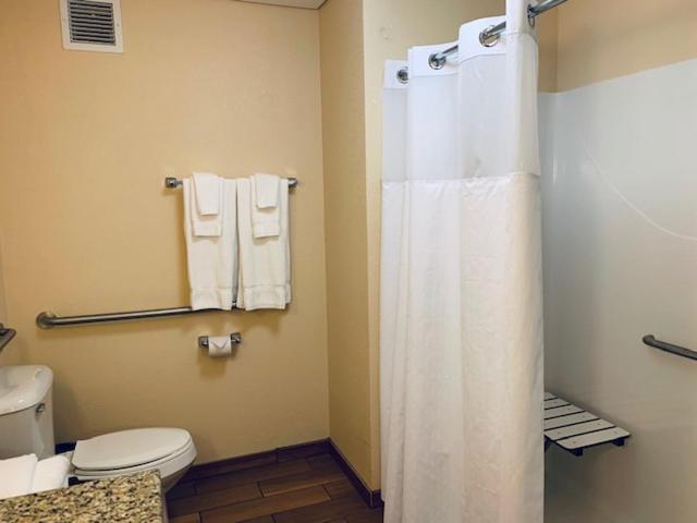 Wingate by Wyndham Elkins photo 50