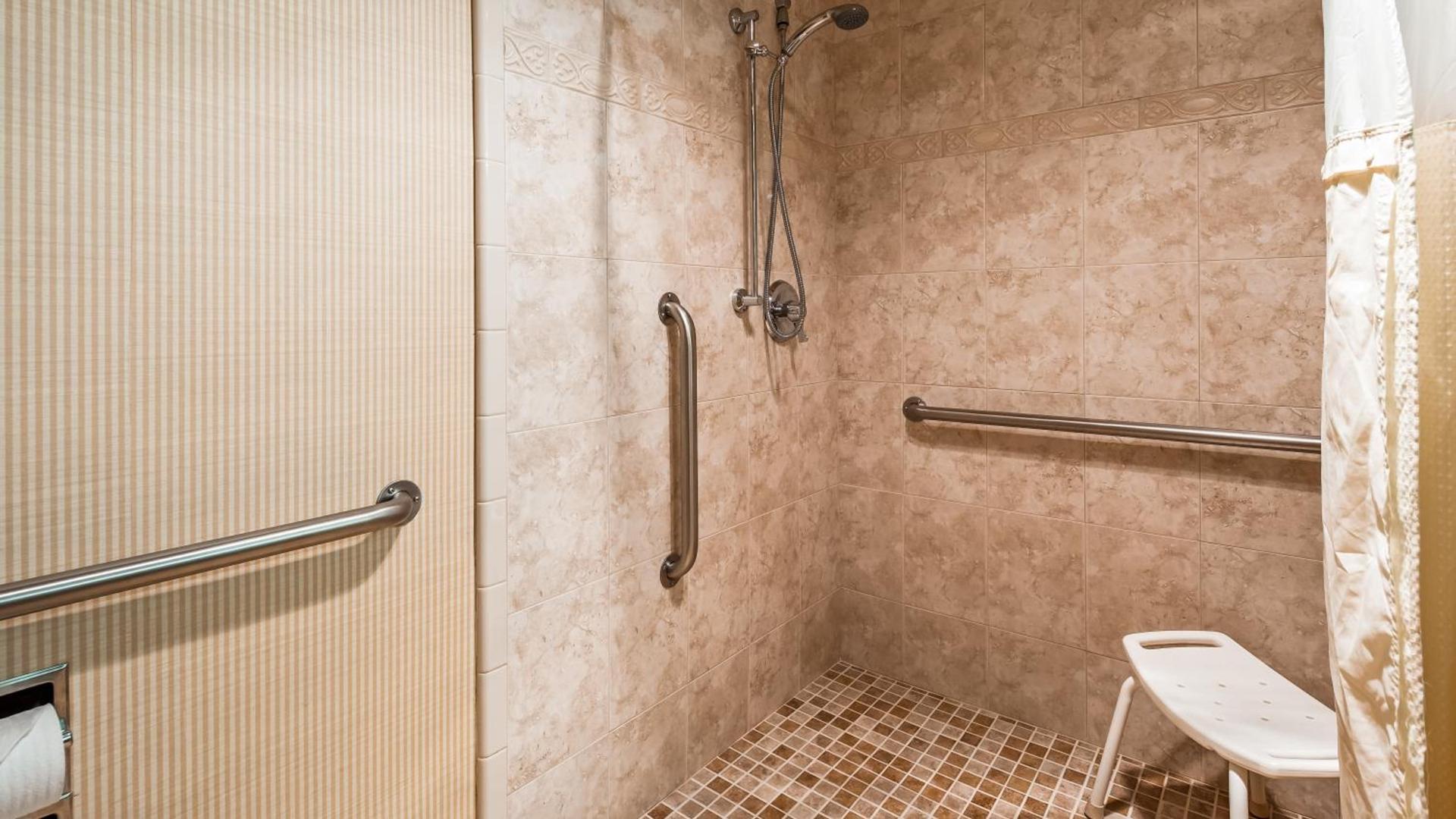 Lompoc Valley Inn and Suites photo 59