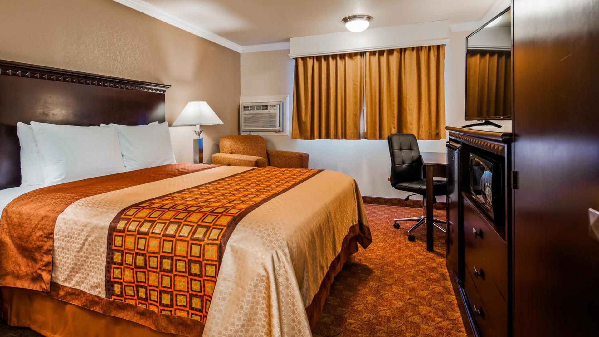 Lompoc Valley Inn and Suites photo 43