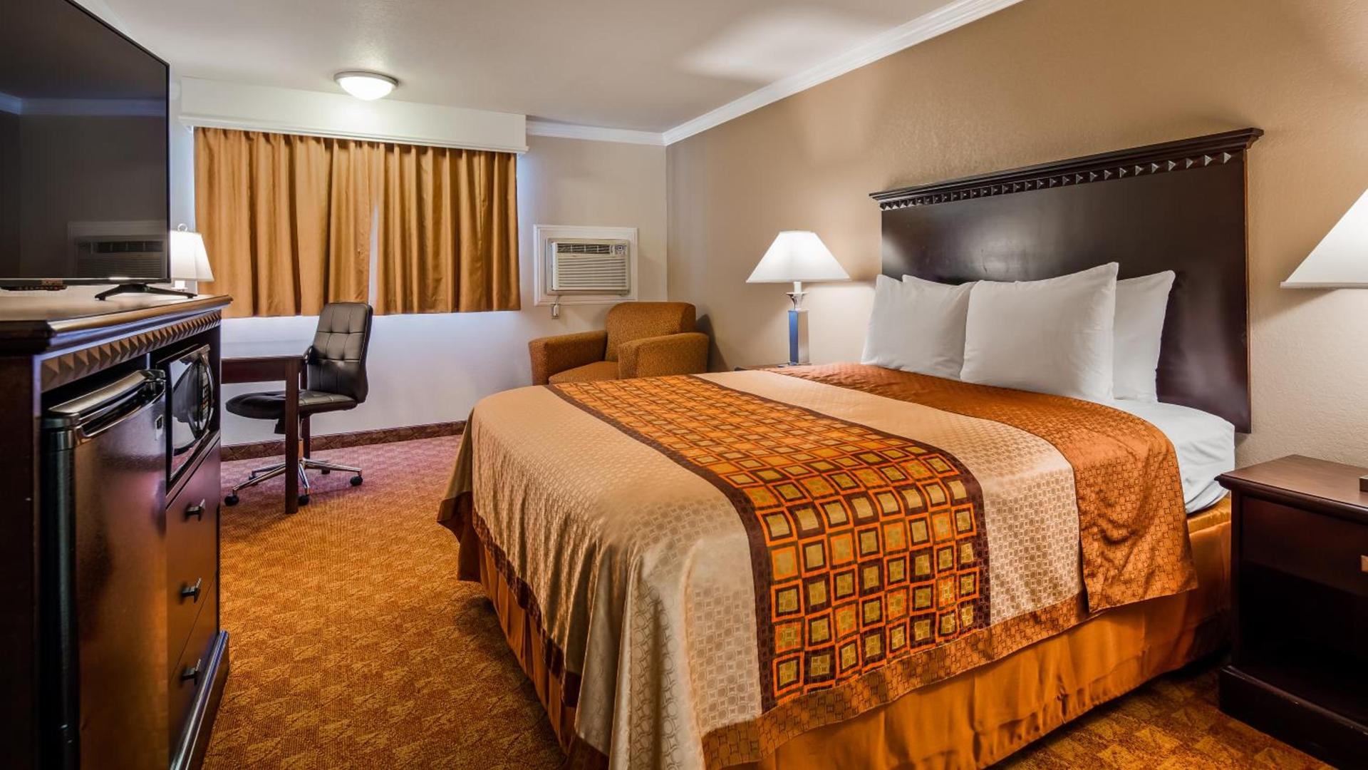 Lompoc Valley Inn and Suites photo 46
