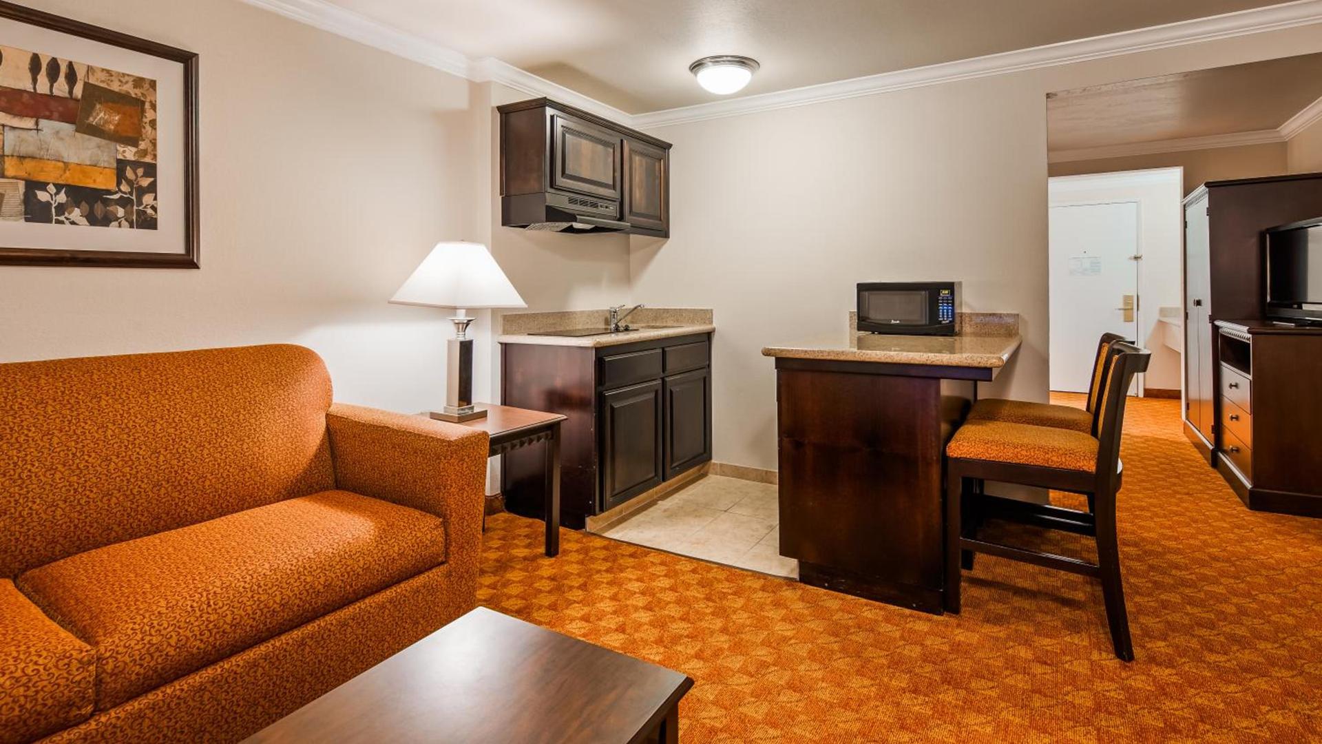 Lompoc Valley Inn and Suites photo 56