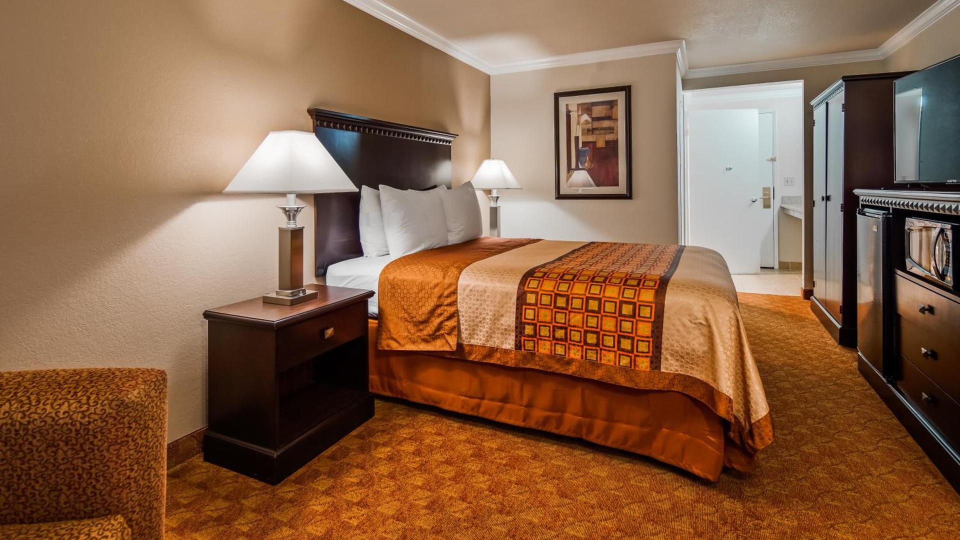 Lompoc Valley Inn and Suites photo 44