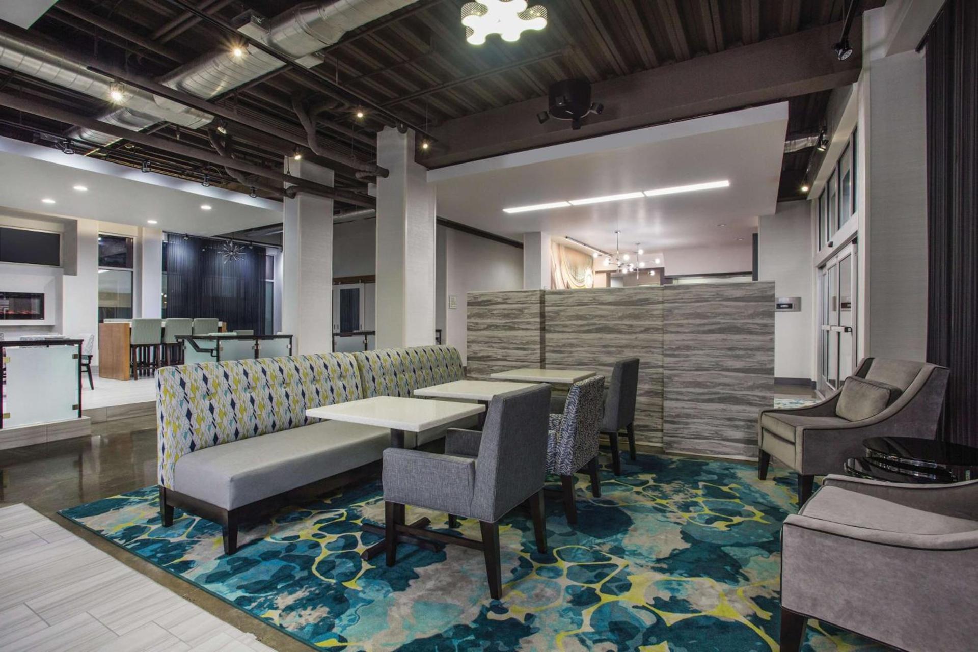 La Quinta by Wyndham Winchester photo 26