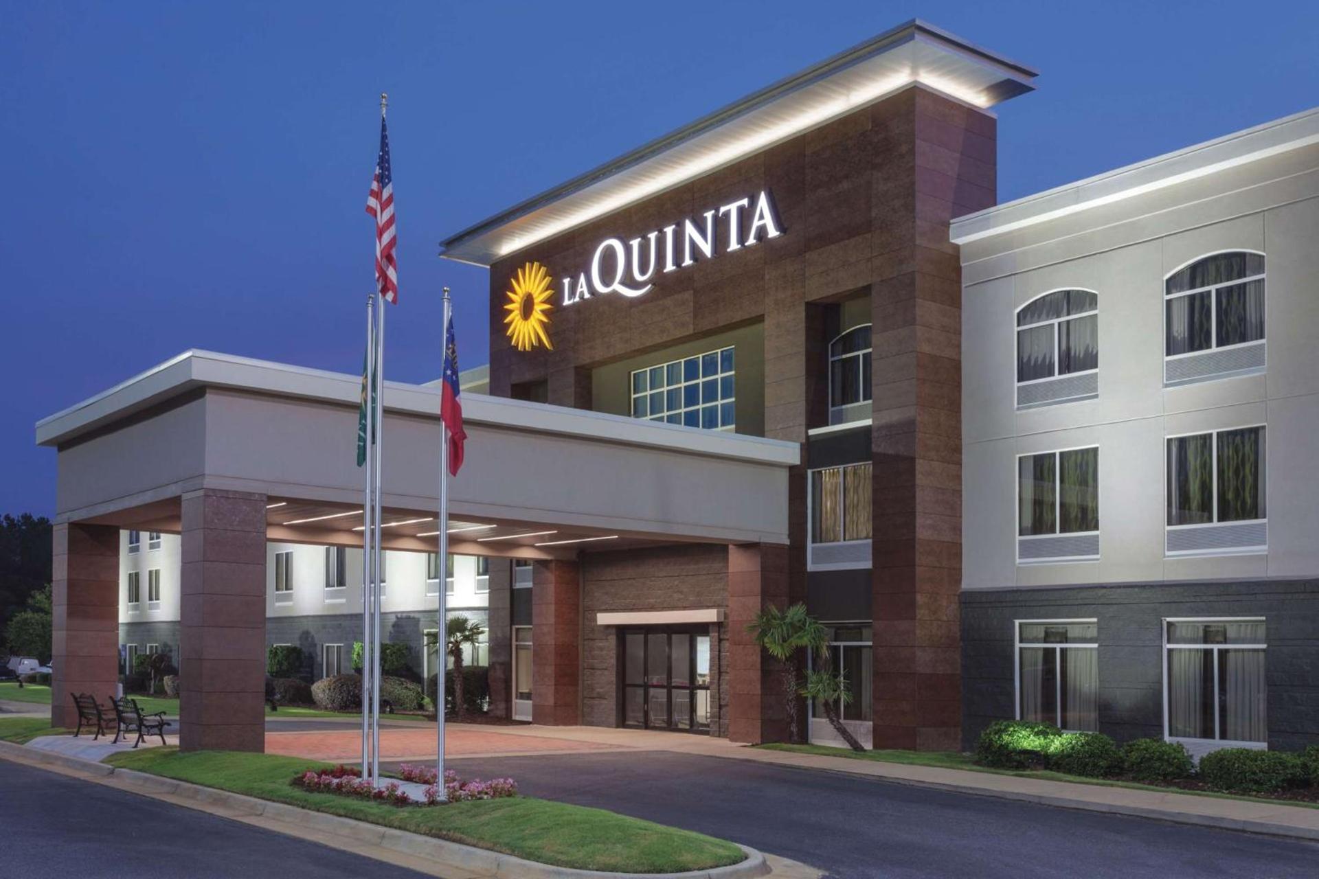 La Quinta by Wyndham Columbus North photo 3