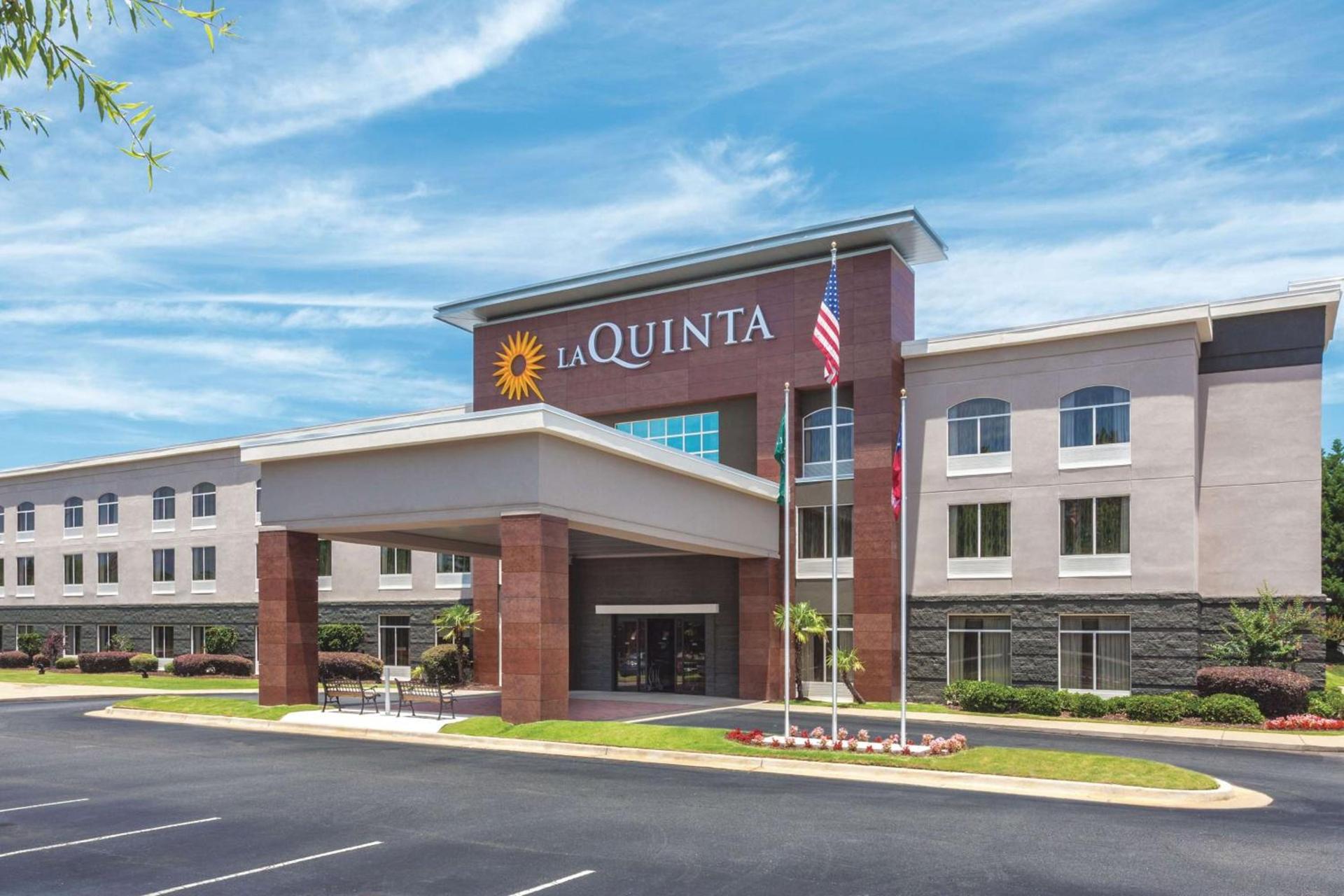 La Quinta by Wyndham Columbus North — hotel in Columbus