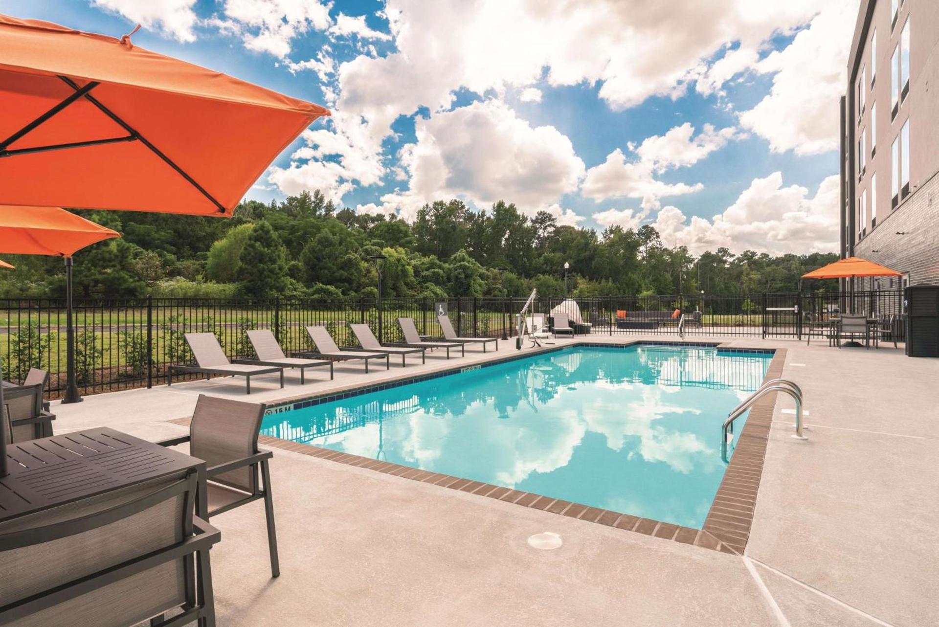 La Quinta by Wyndham Opelika Auburn photo 4