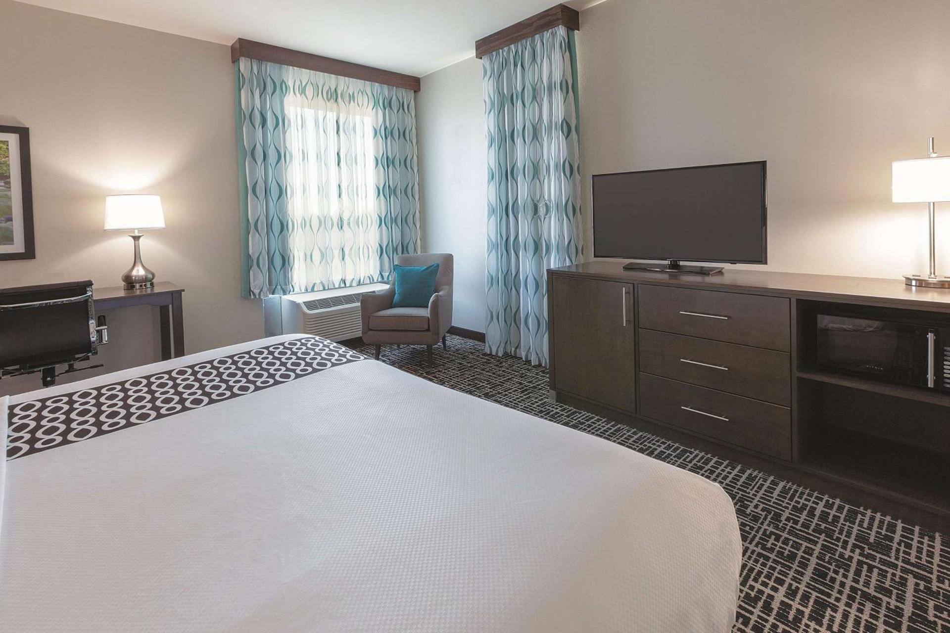 La Quinta by Wyndham Terre Haute photo 18