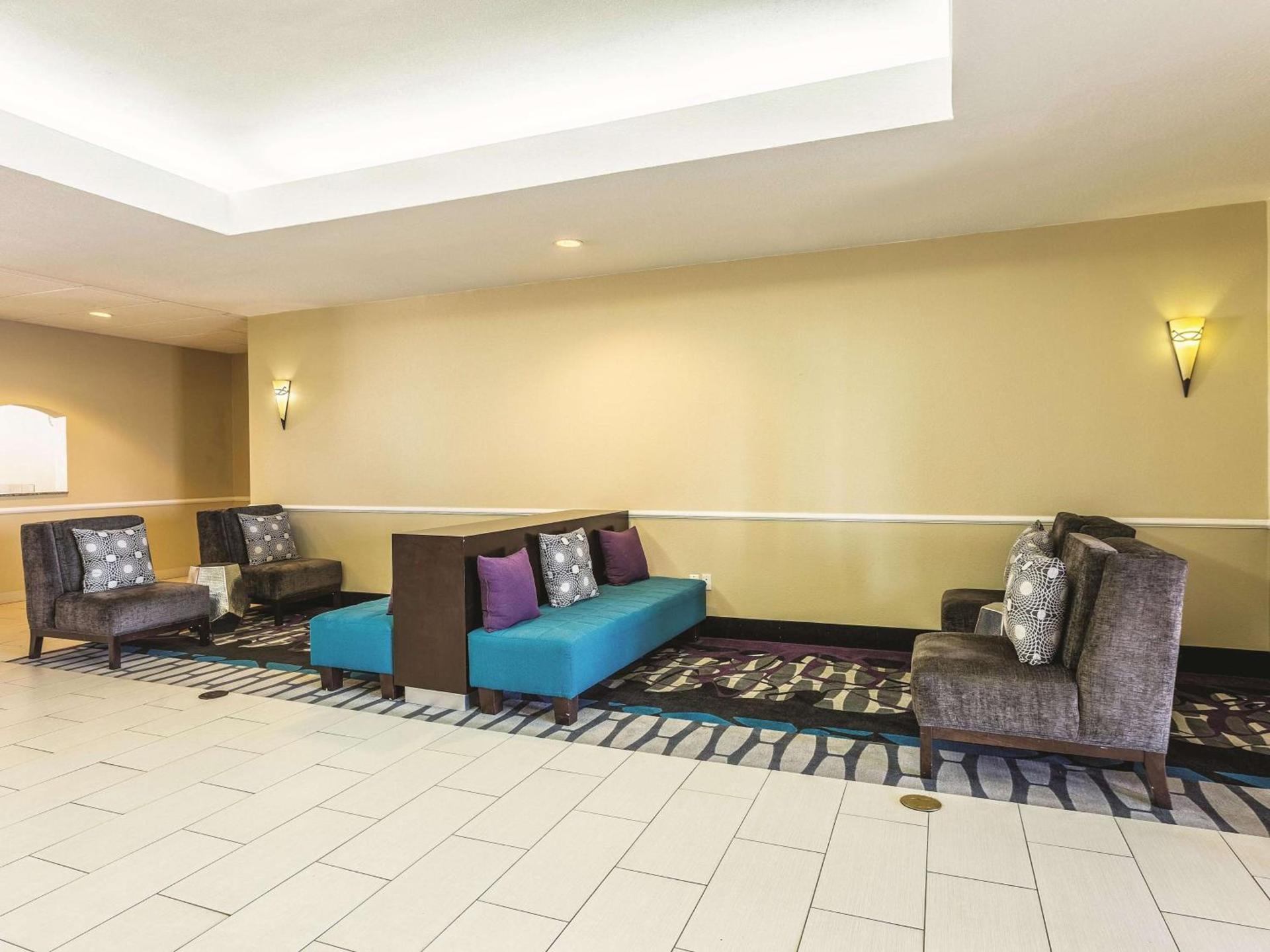 La Quinta by Wyndham Deming photo 2