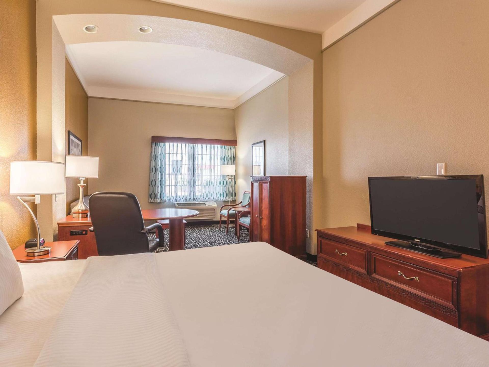 La Quinta by Wyndham Deming photo 4