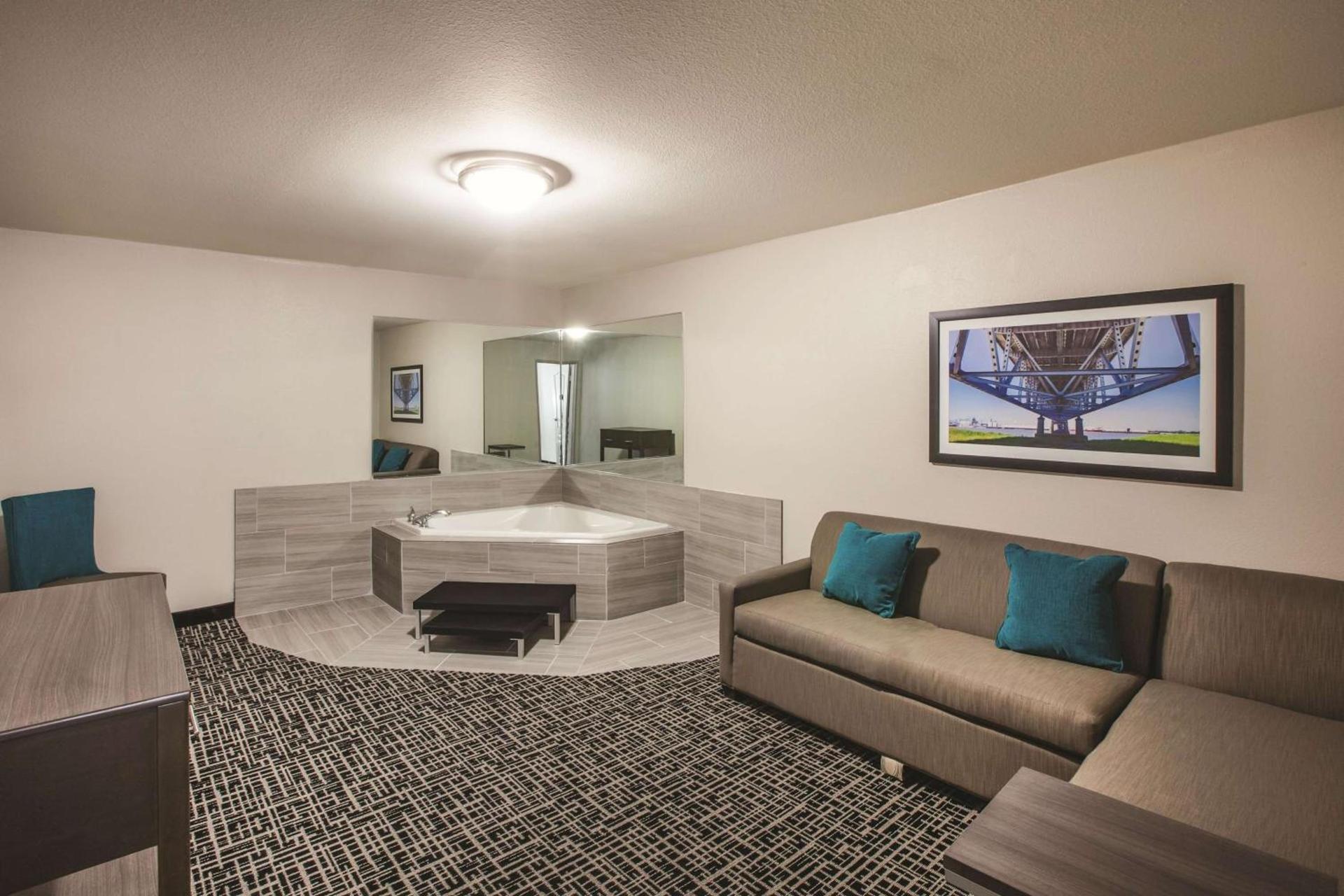 La Quinta by Wyndham Walker - Denham Springs photo 15