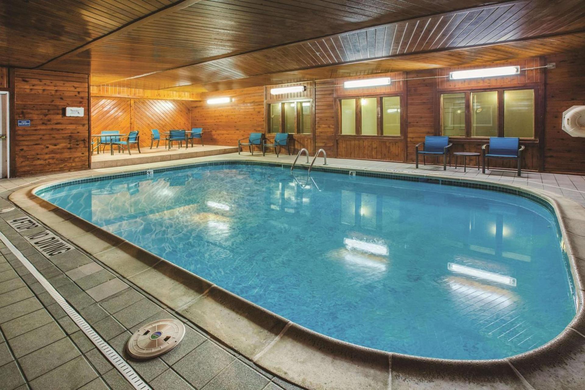 La Quinta Inn by Wyndham Indianapolis North photo 3