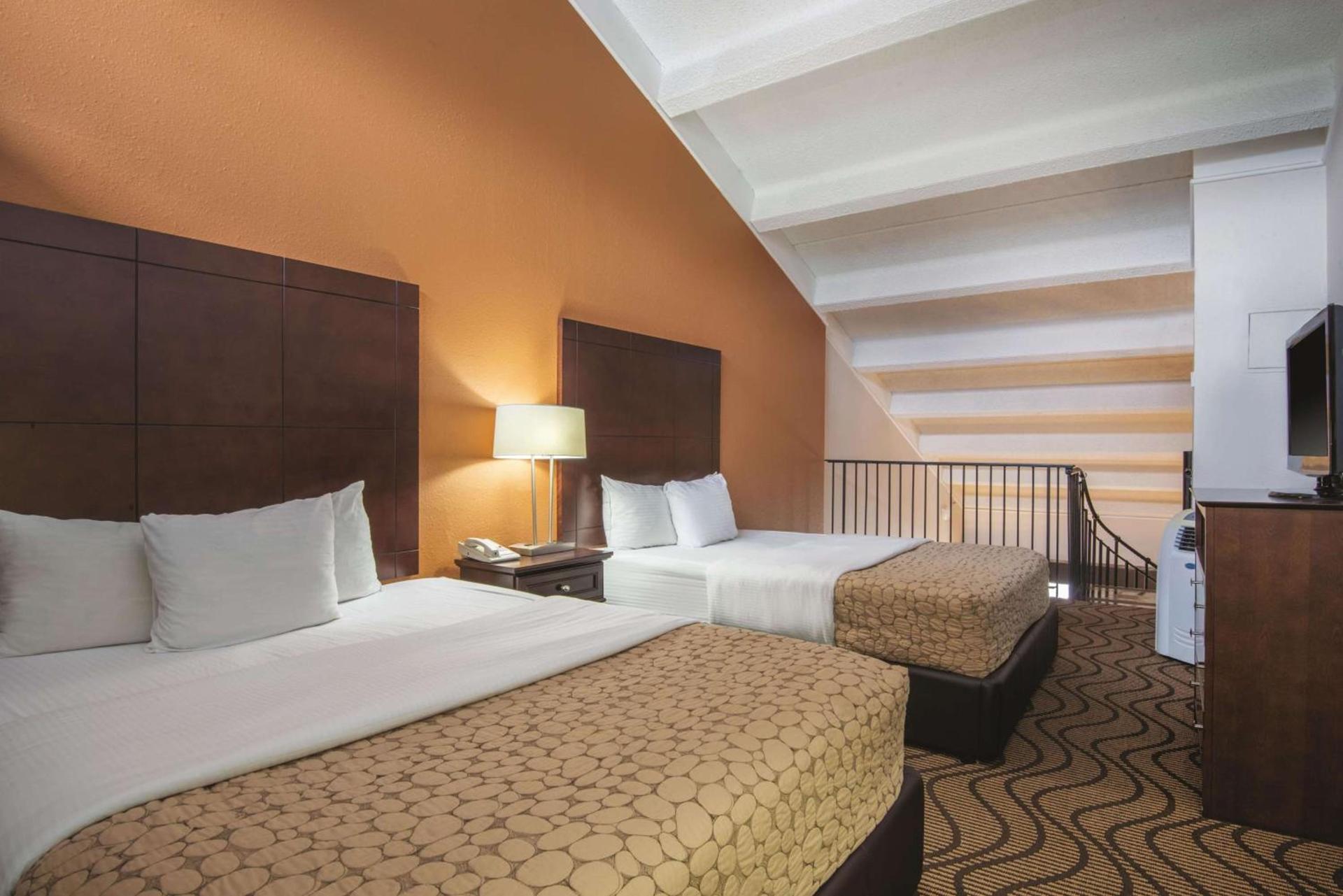 Mountain Valley Inn & Suites photo 5